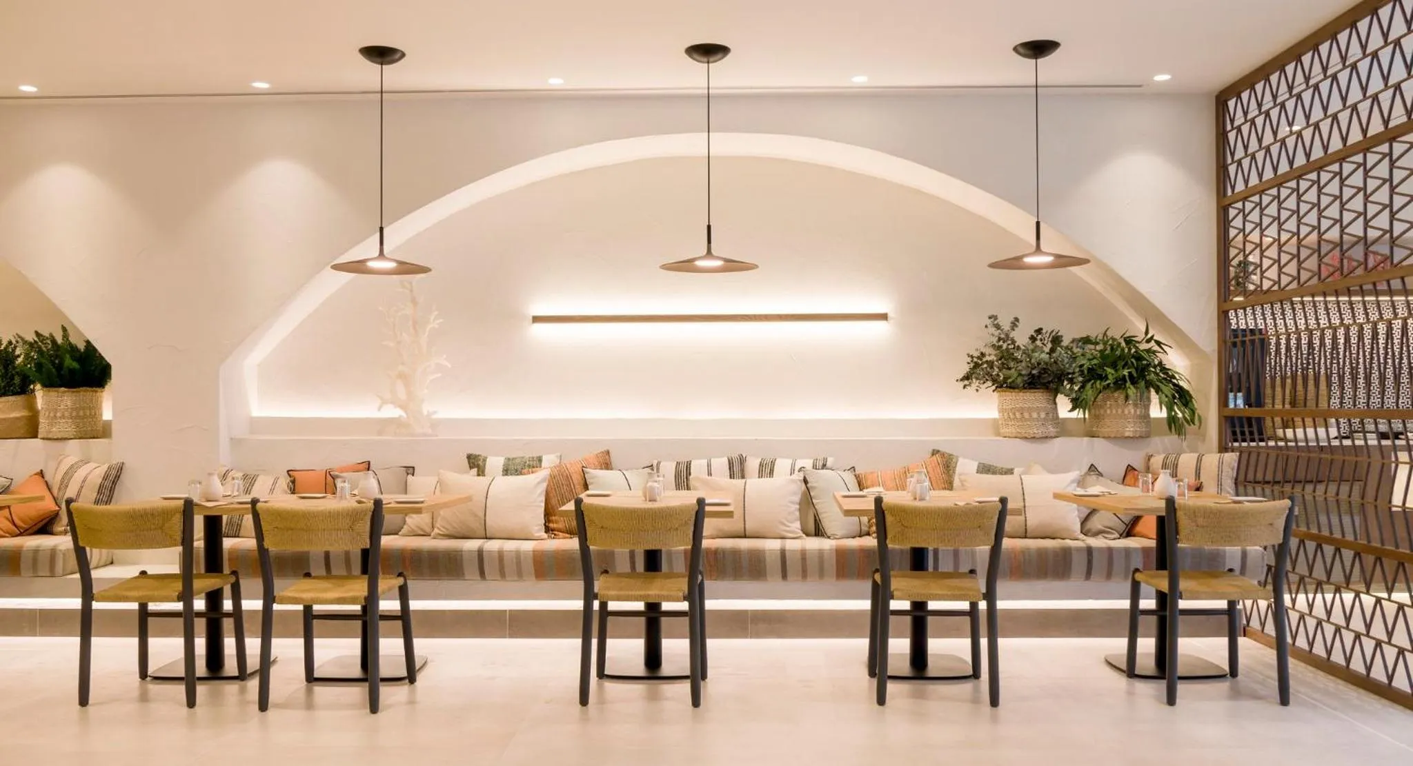 Restaurant/places to eat in Ilunion Menorca