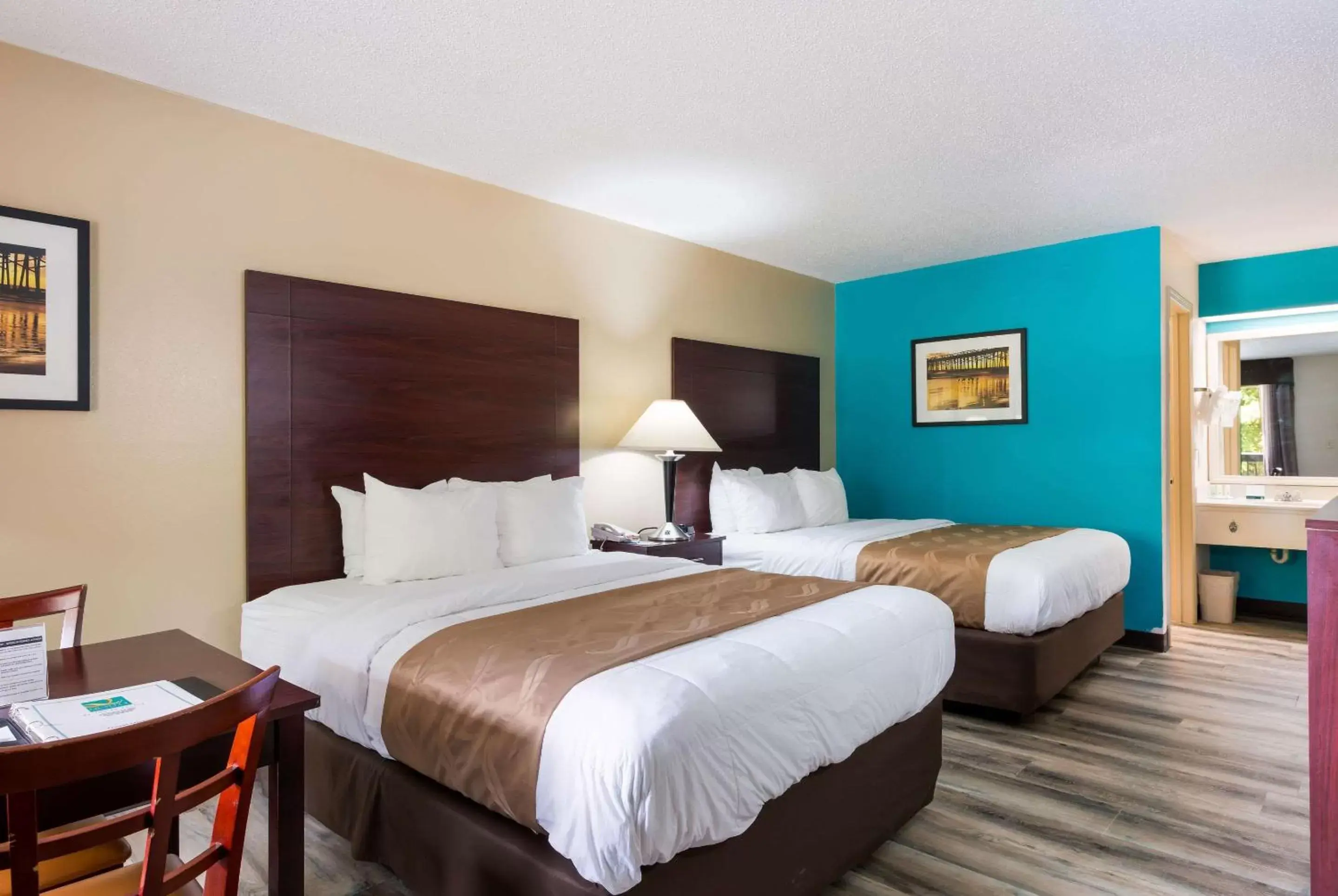 Photo of the whole room, Bed in Quality Inn & Suites Rockingham