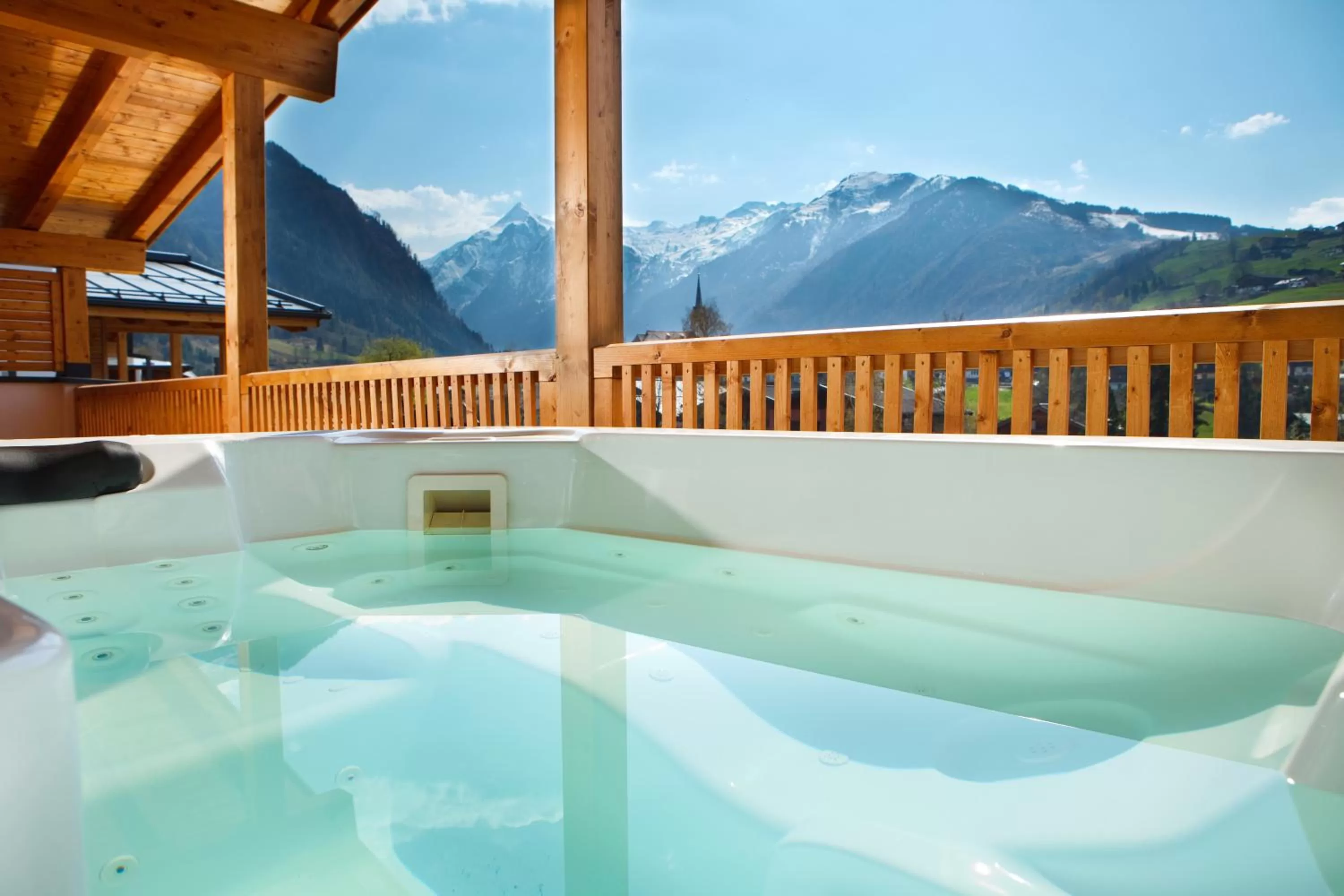 Hot Tub in Auhof Wirtshaus & Suiten