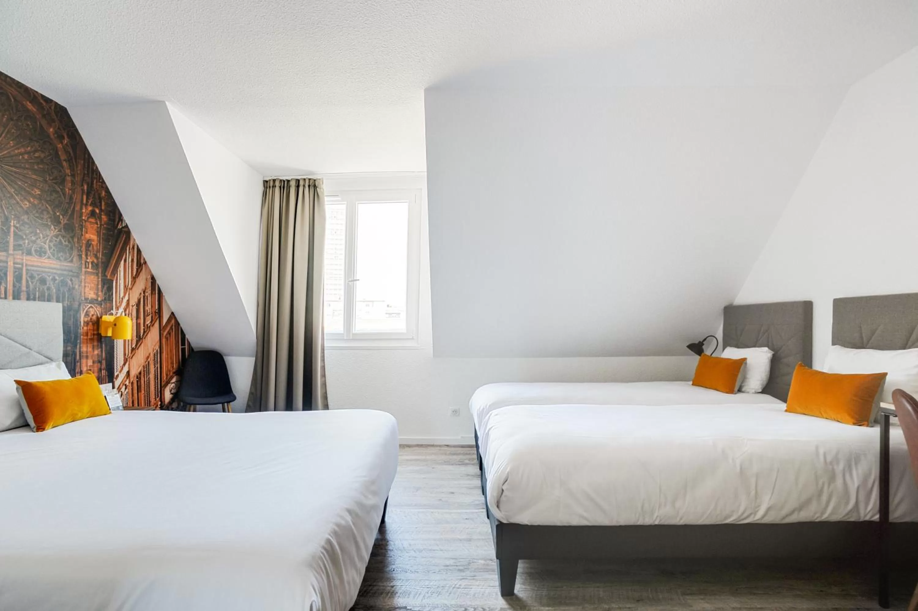 Photo of the whole room in La Maison Hôtel Mulhouse Centre