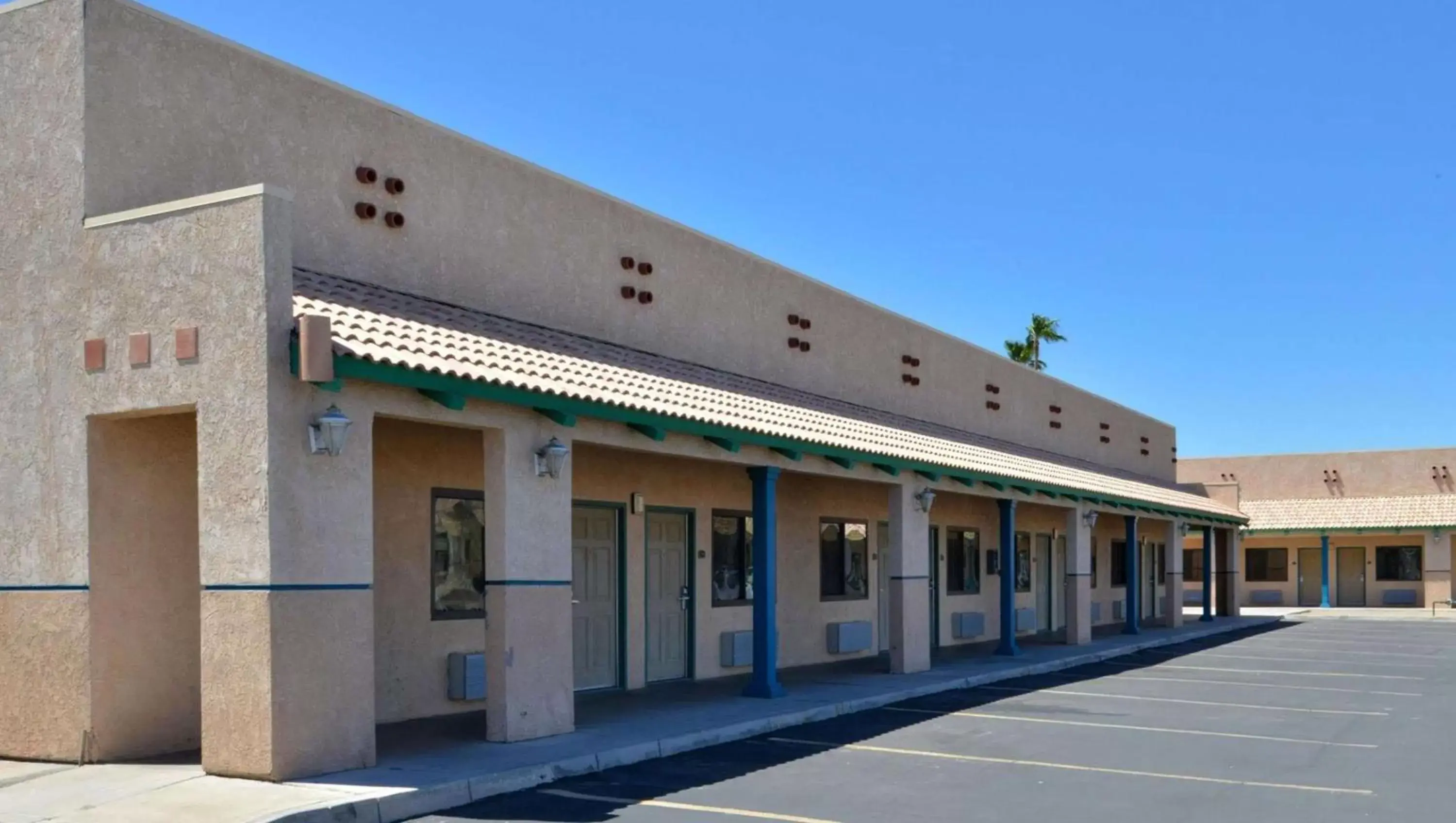 Property building in Magnuson Hotel Blythe Property building in Magnuson Hotel Blythe