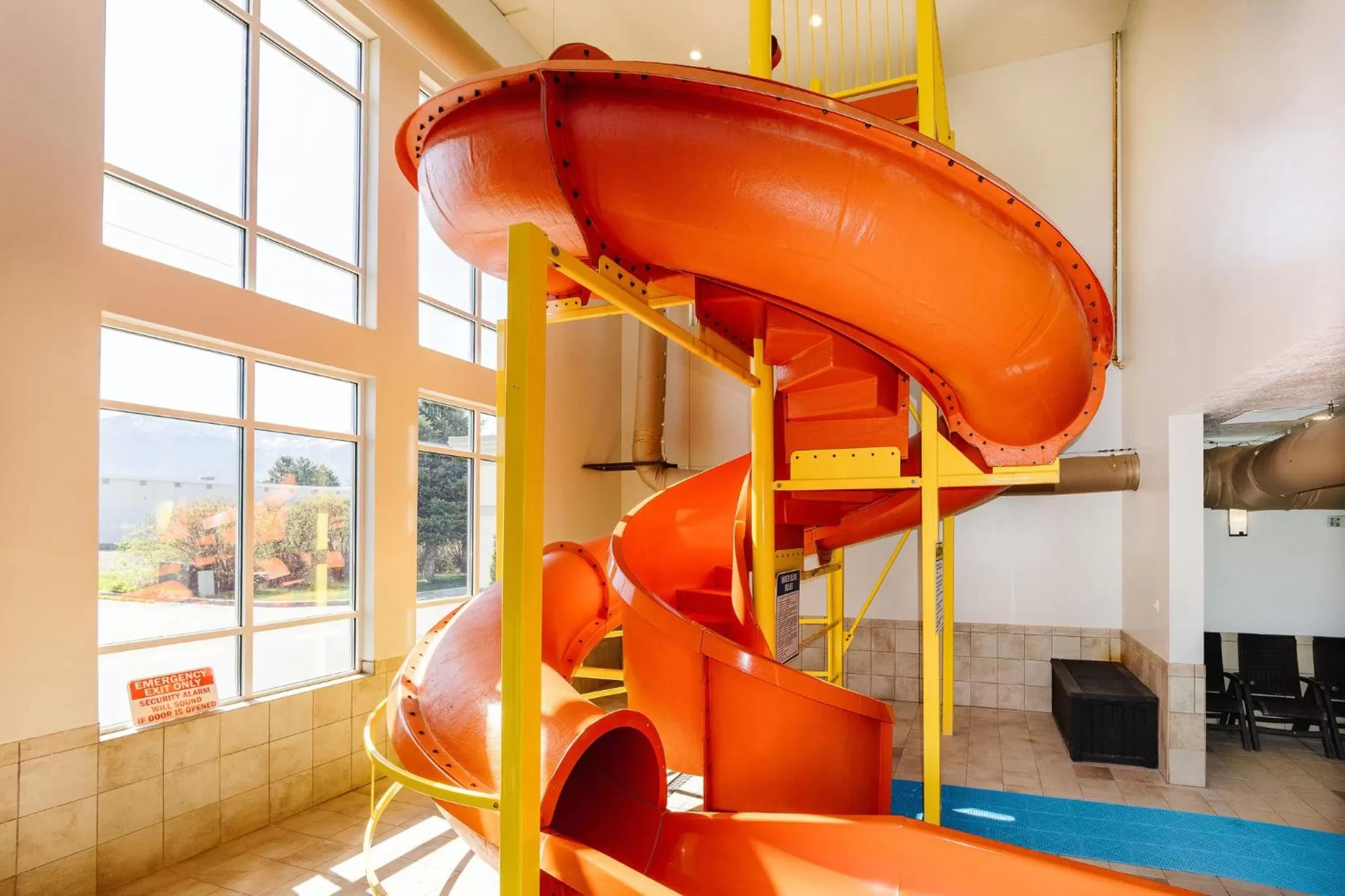 Swimming pool in Comfort Inn & Suites Logan Near University