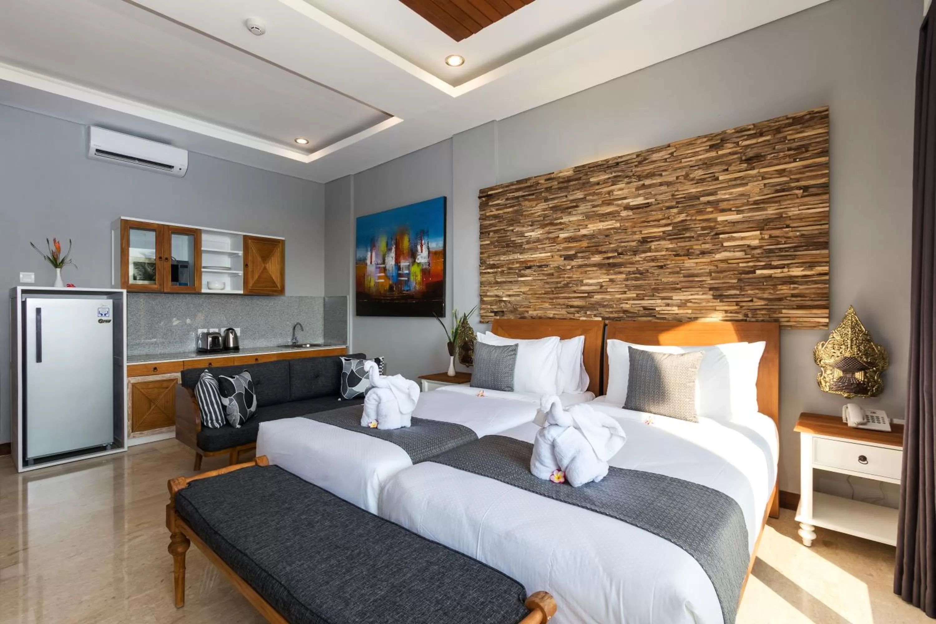 Bed in Wadari Retreat Villa Ubud