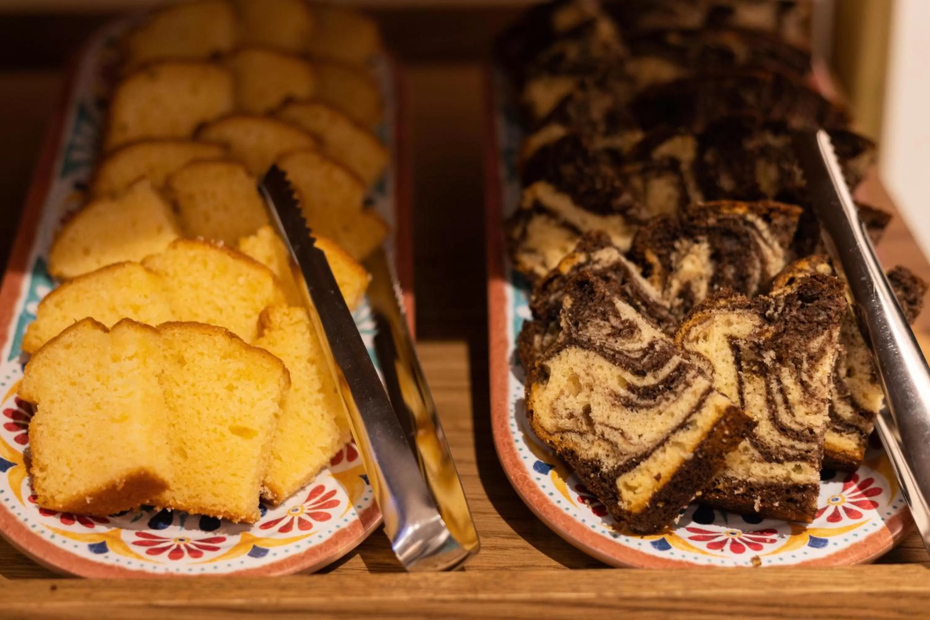 Restaurant/places to eat in AP Dona Aninhas