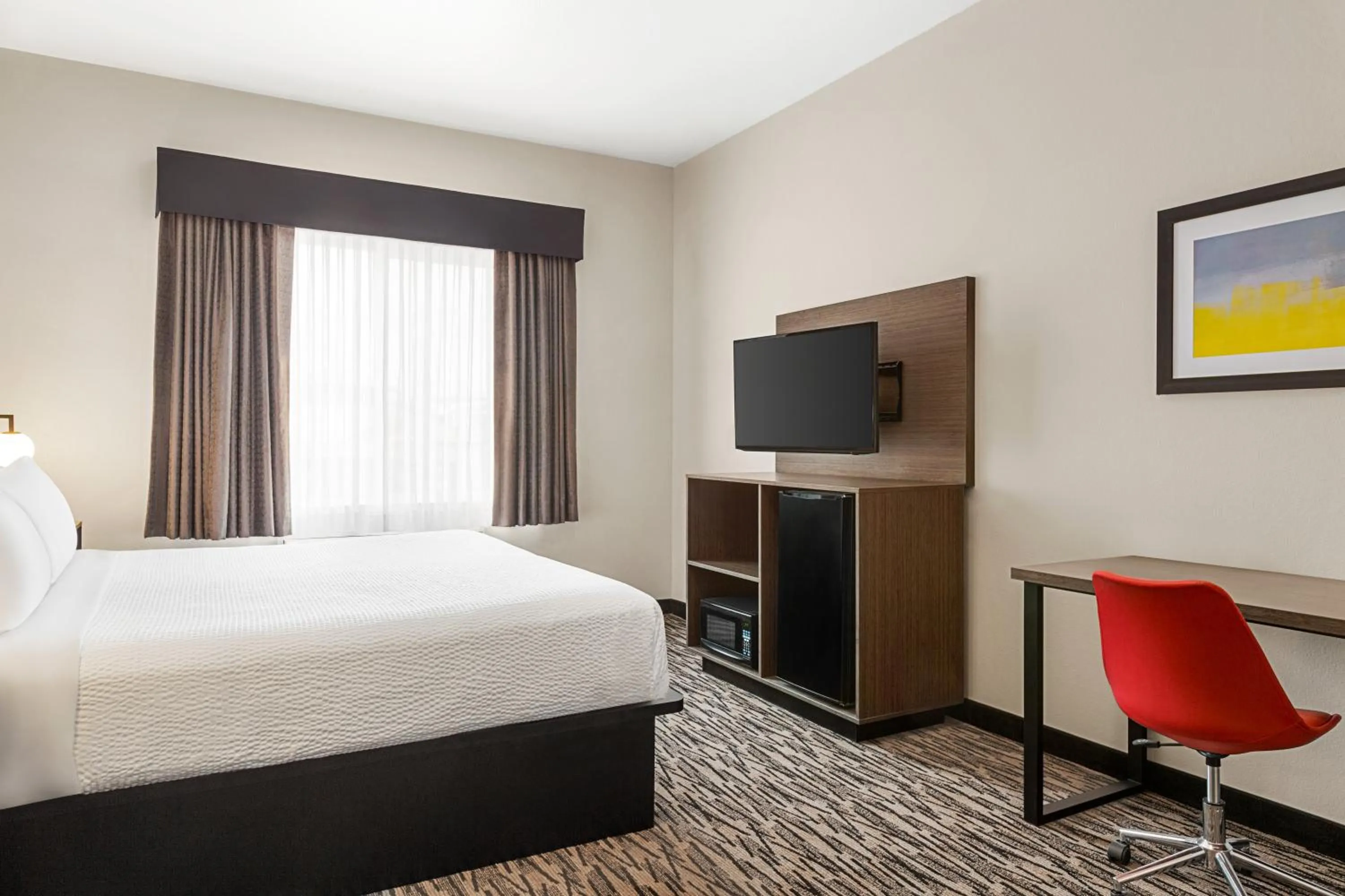 Bedroom, Bed in Ramada by Wyndham Marina