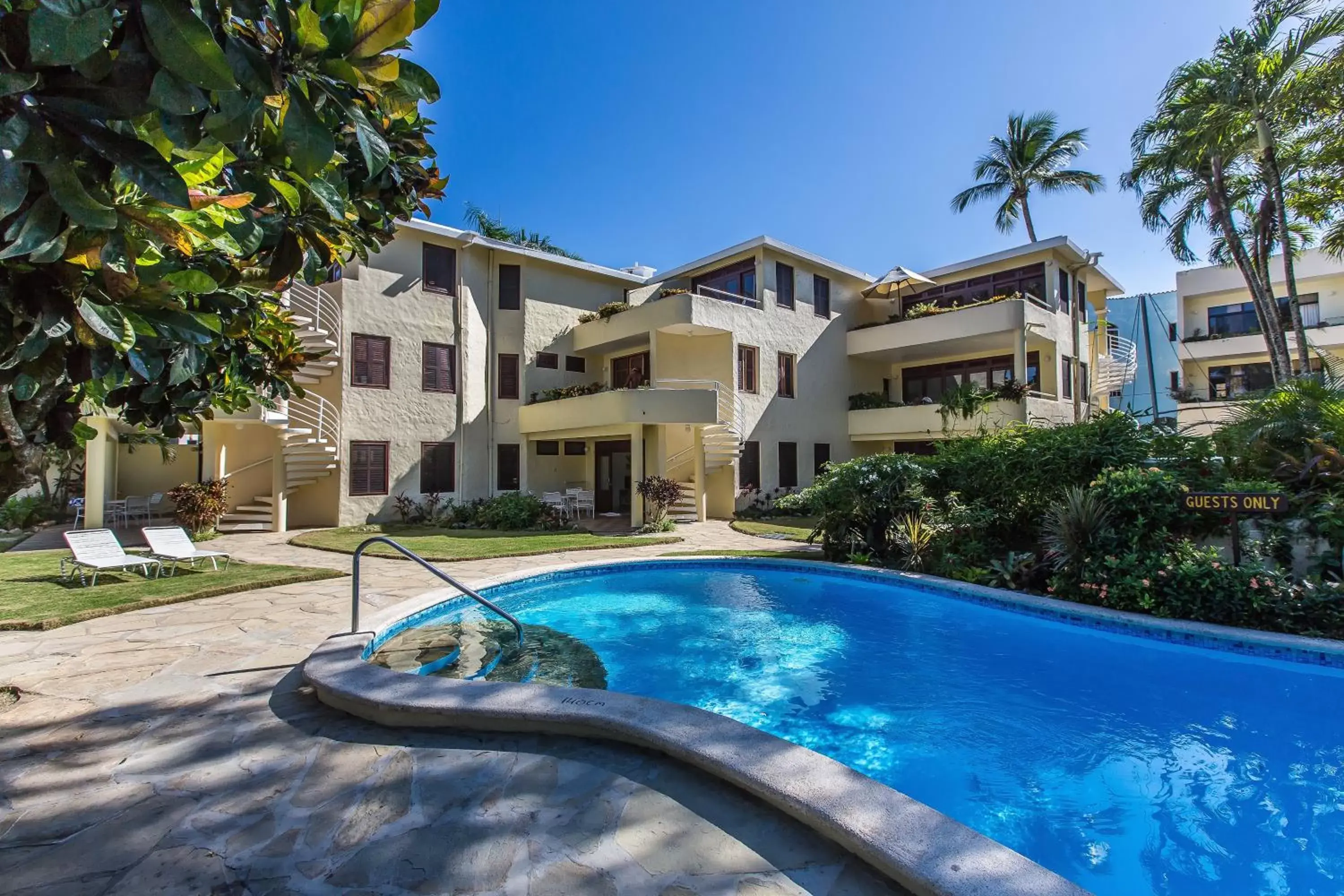 Garden view, Swimming Pool in Cabarete Palm Beach Condos