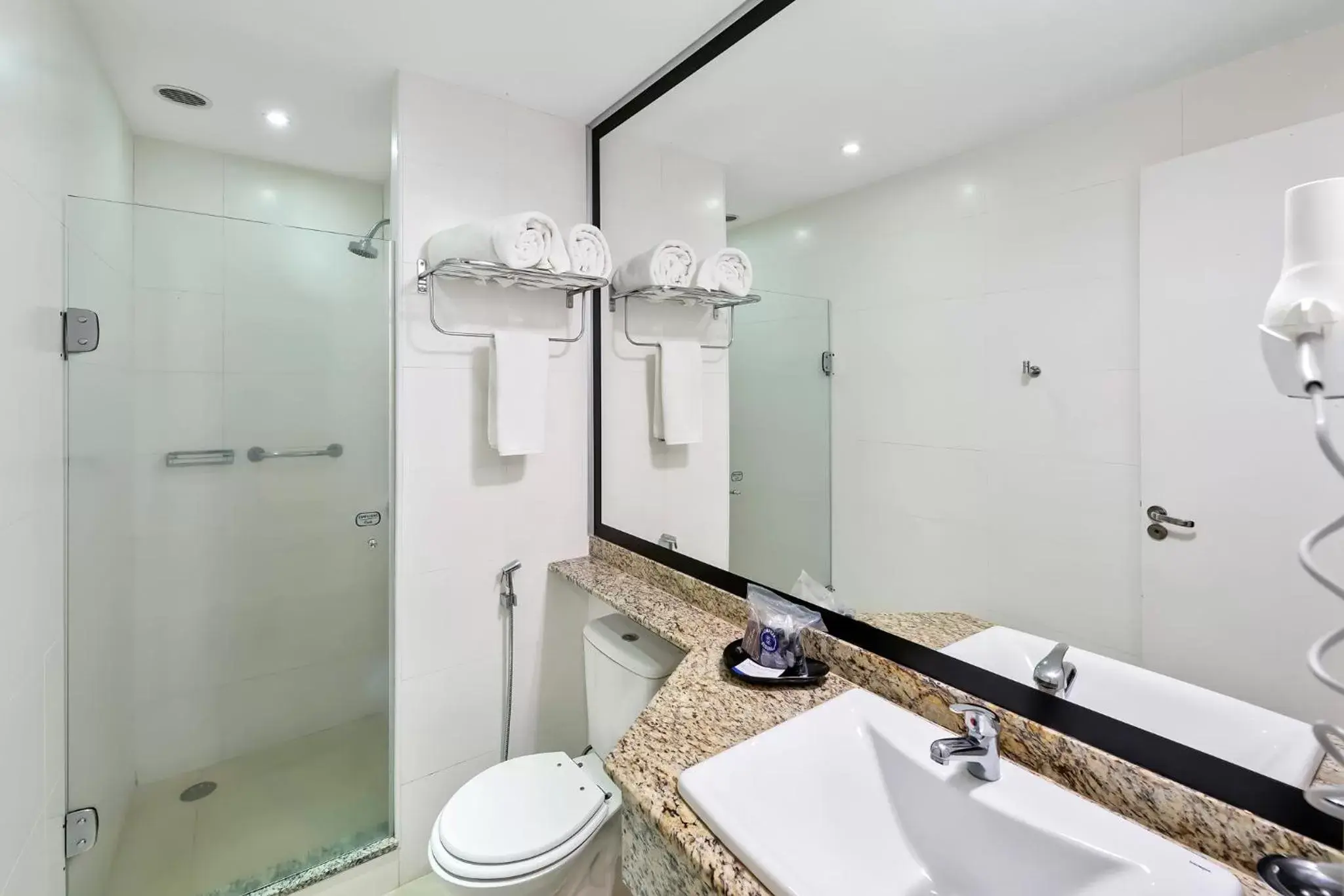 Shower, Bathroom in Blue Tree Garden Bauru