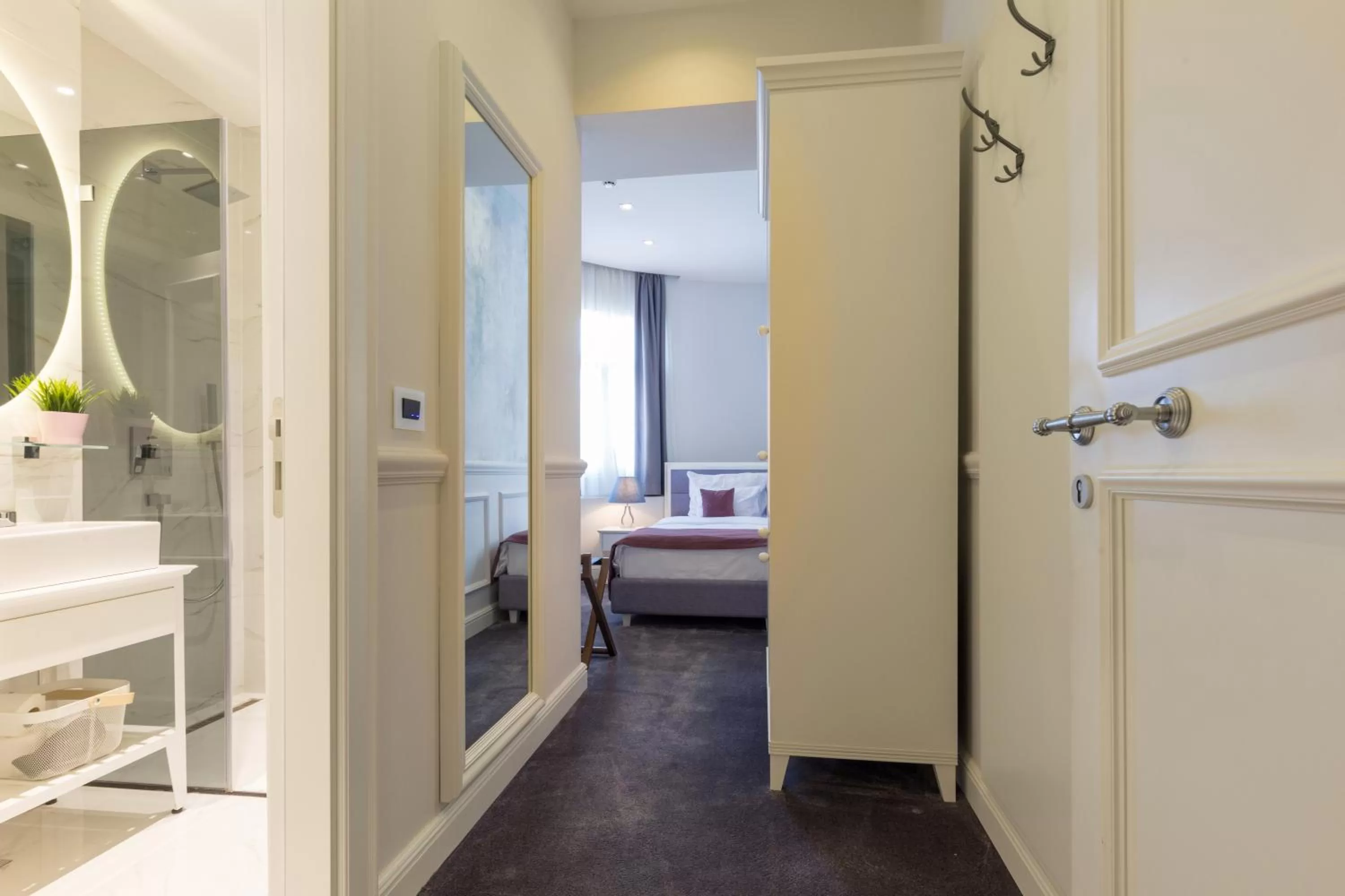 Photo of the whole room, Bed in Public House Hotel