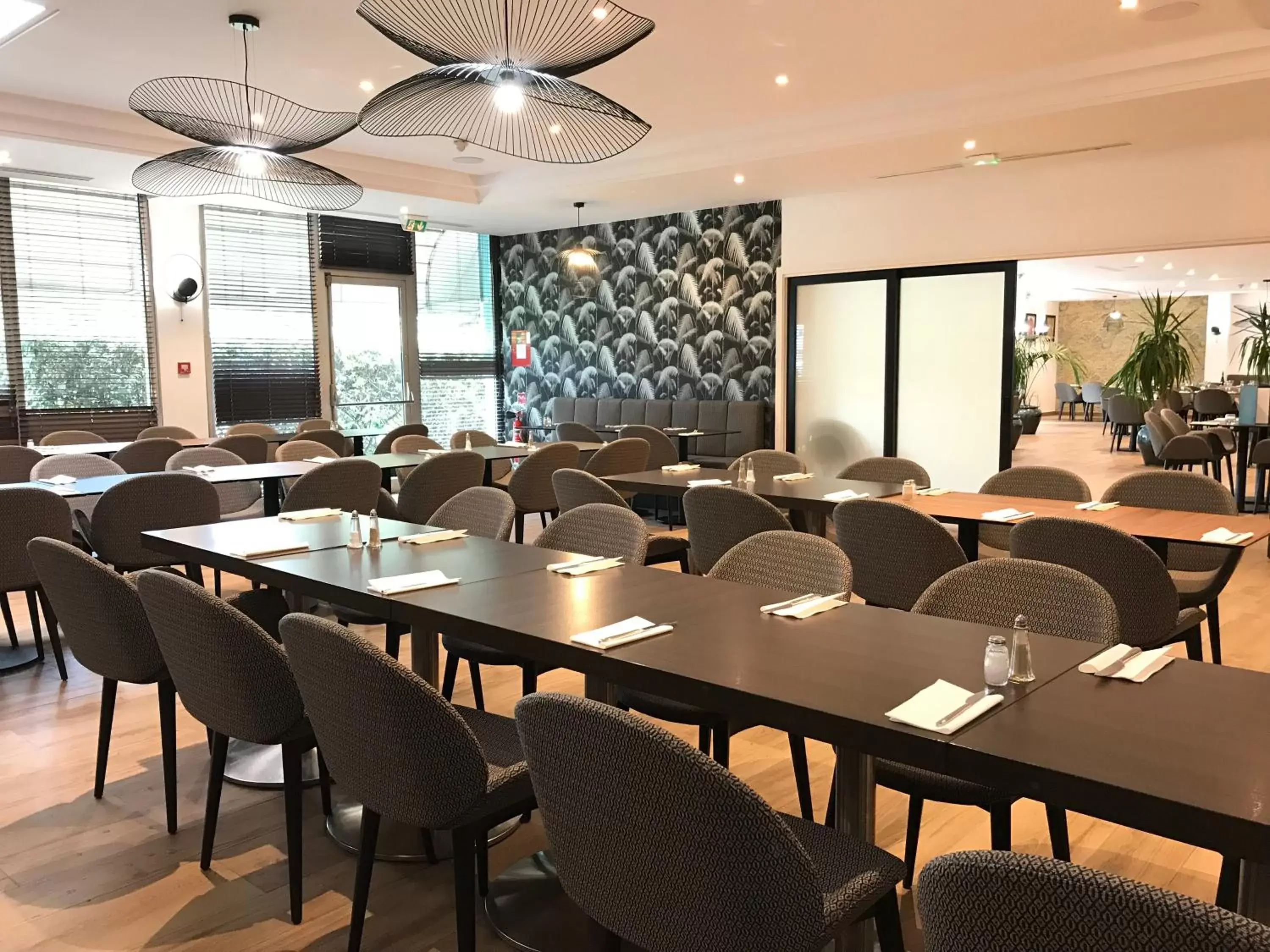 Restaurant/places to eat in Hotel Inn Paris CDG Airport Restaurant/places to eat in Hotel Inn Paris CDG Airport