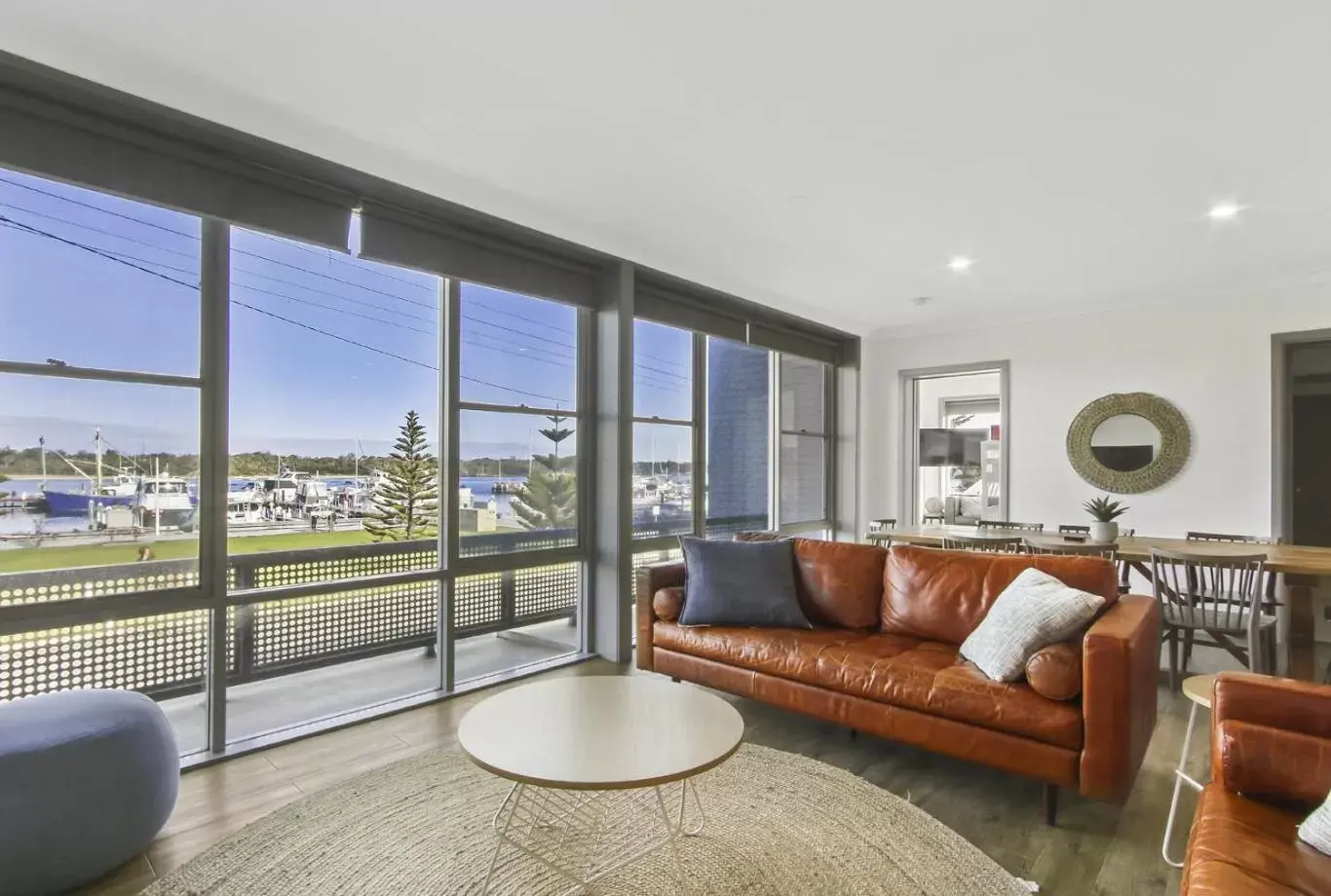 Living room, Seating Area in Bellevue On The Lakes