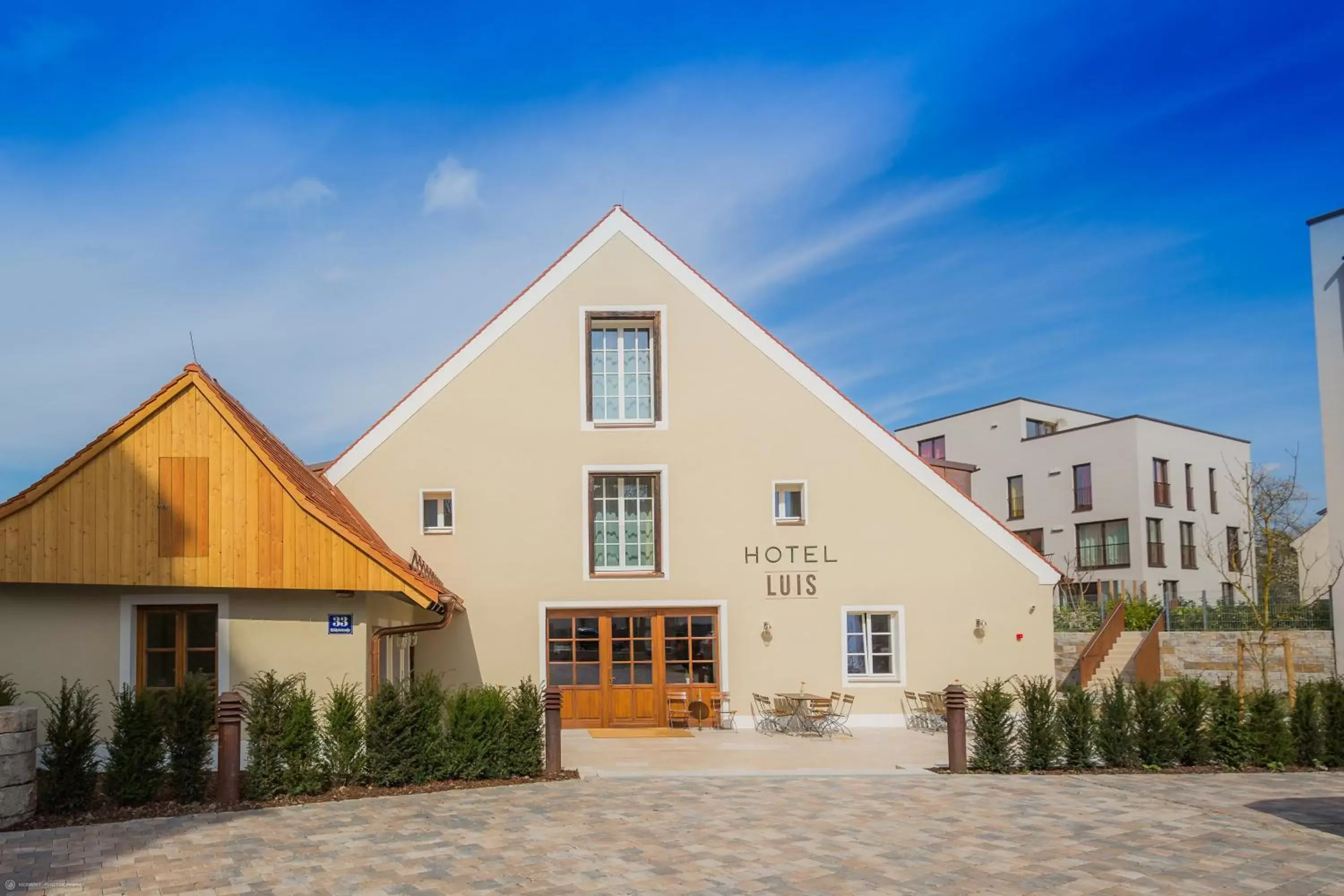 Facade/entrance, Property Building in Hotel Luis Stadl