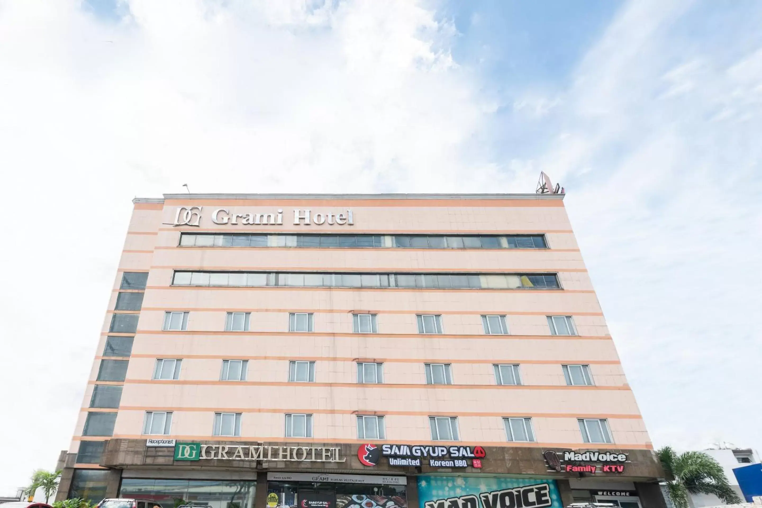 Facade/entrance in DG Grami Hotel Facade/entrance in DG Grami Hotel