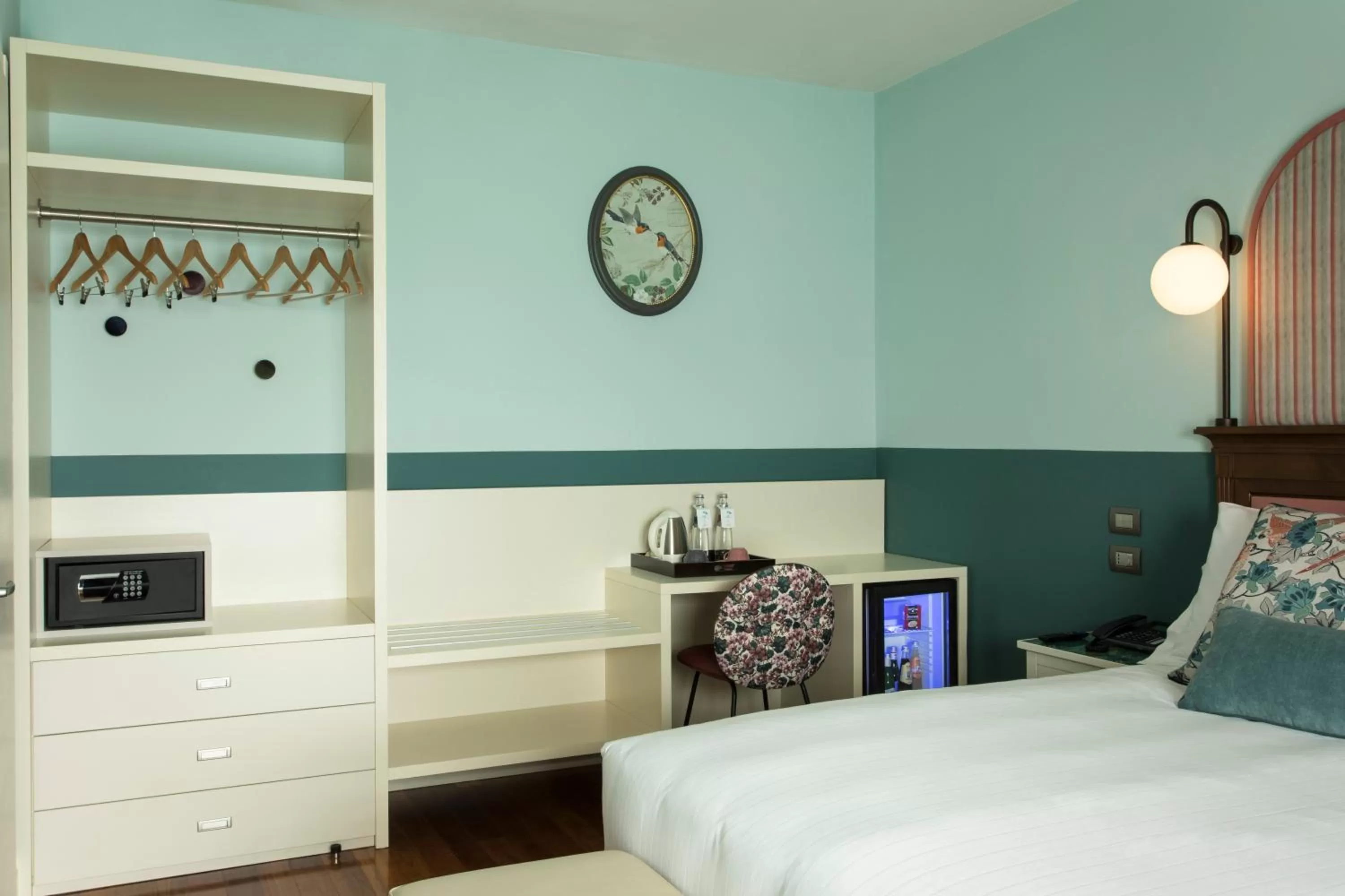 Photo of the whole room, Bed in Hotel Indigo Verona - Grand Hotel Des Arts by IHG