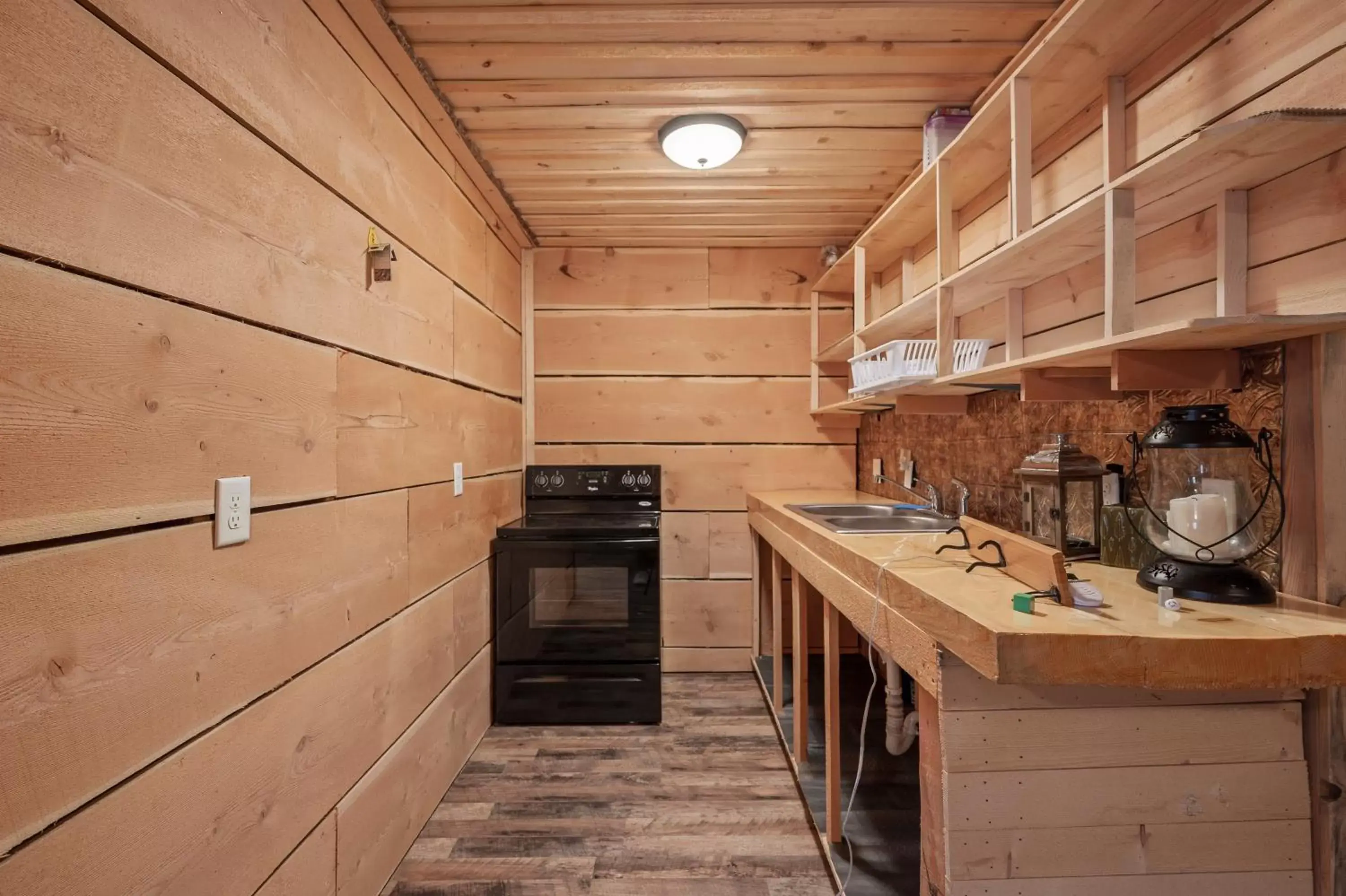 Kitchen/Kitchenette in Birch Glen Lodge