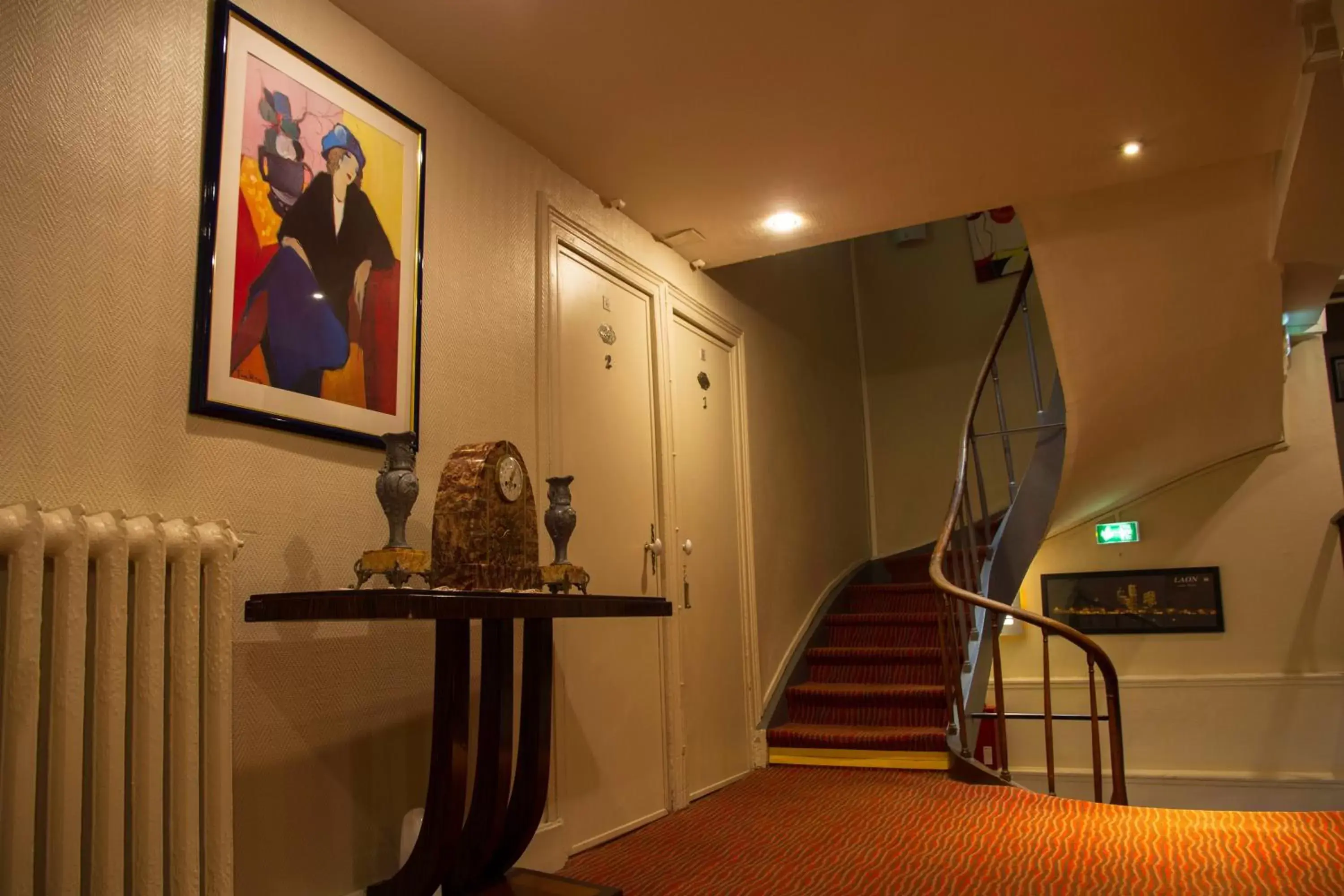 Lobby or reception in Hôtel De La Banniere De France