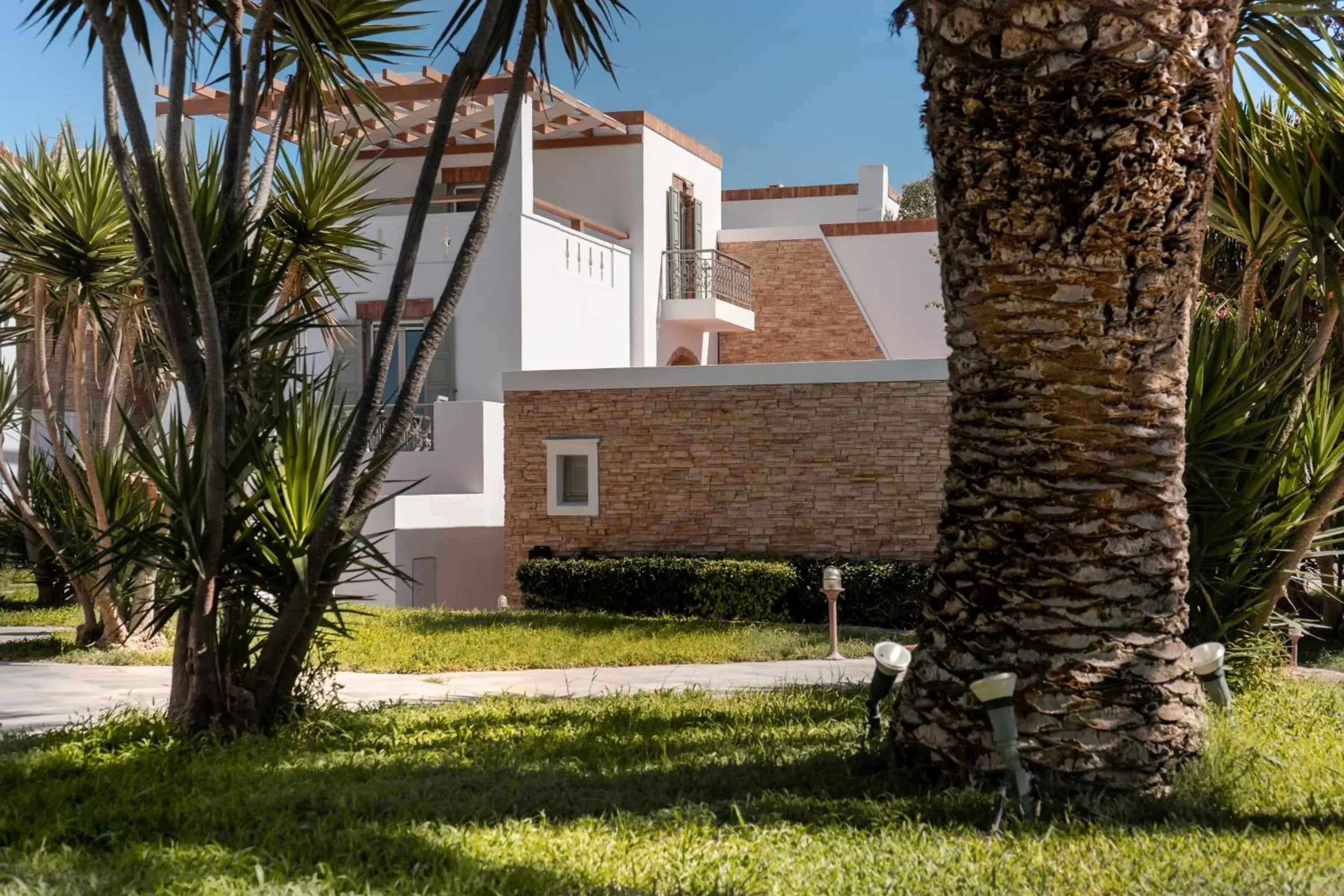 Garden, Property Building in Porto Naxos