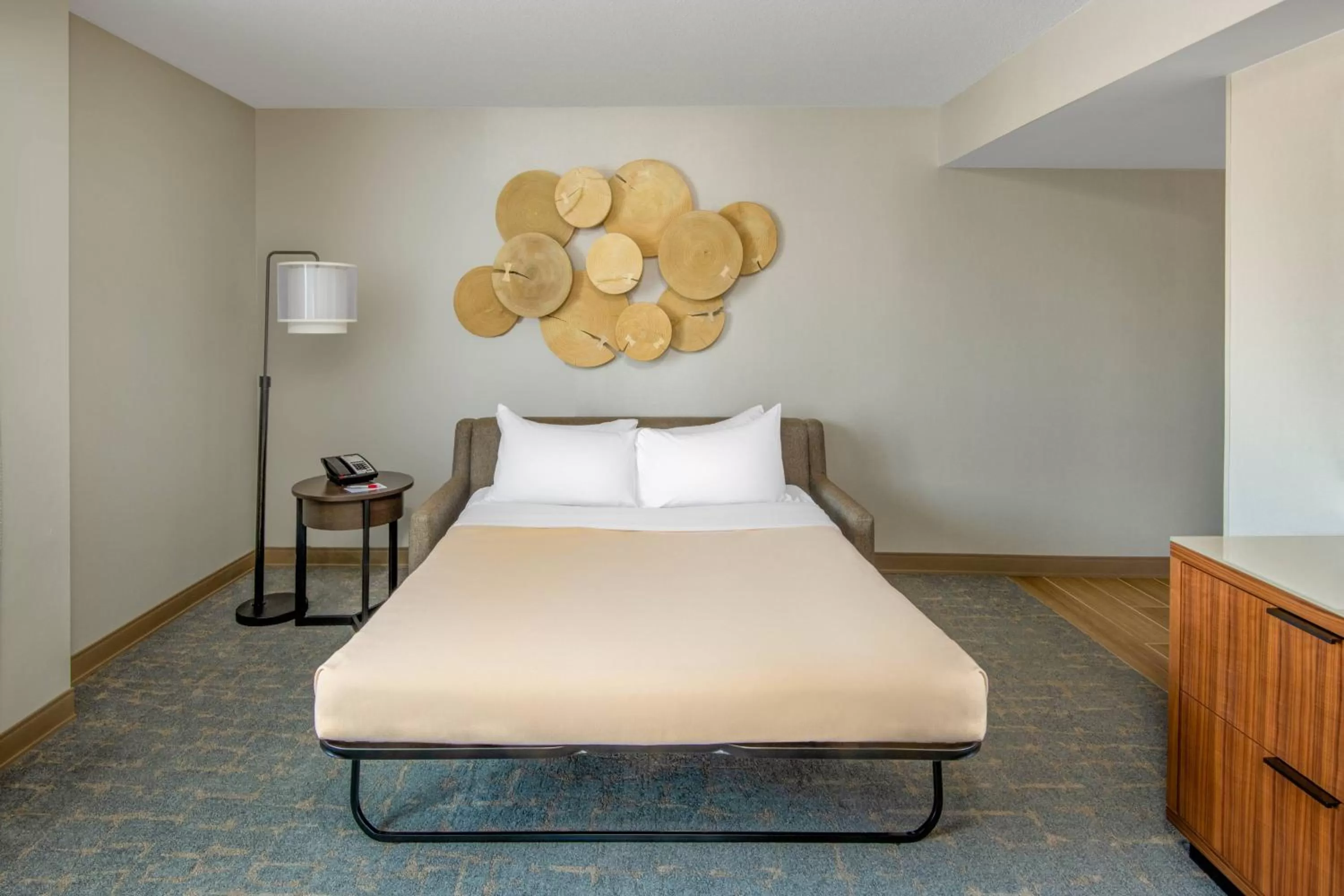 Concierge level, Suite, 1 King, Sofa bed in Madison Marriott West