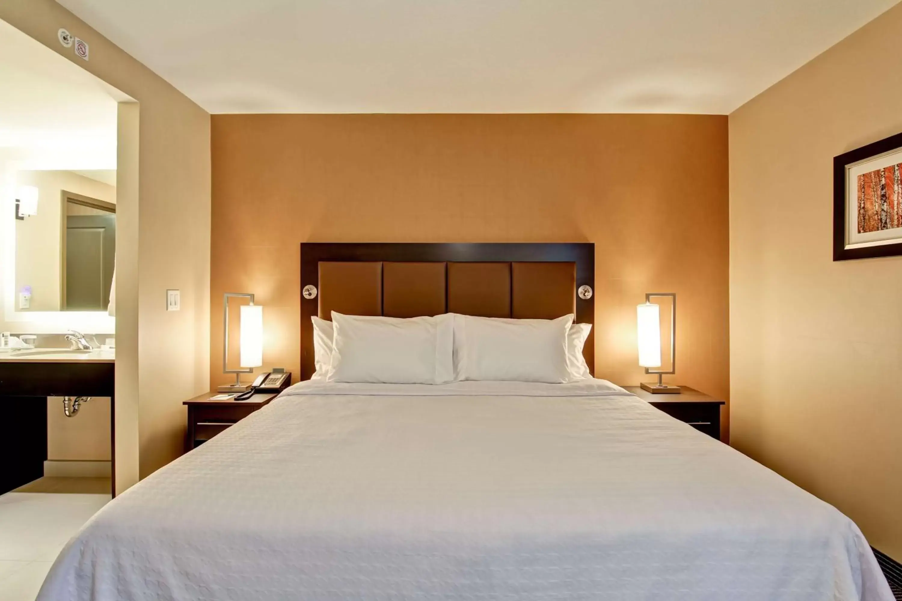 Bed in Homewood Suites by Hilton Waterloo/St. Jacobs