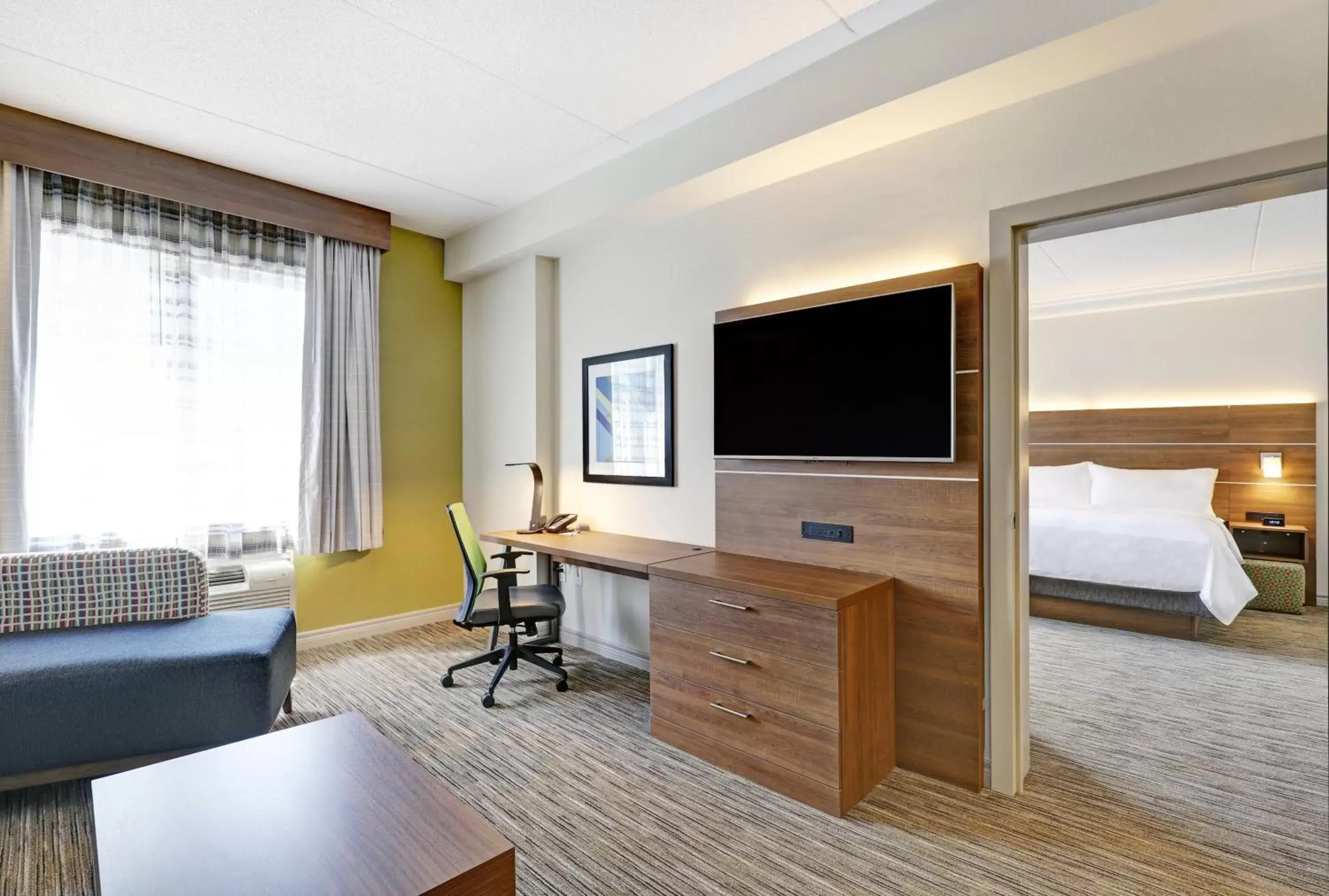 Photo of the whole room, TV/Entertainment Center in Holiday Inn Express Whitby Oshawa, an IHG Hotel