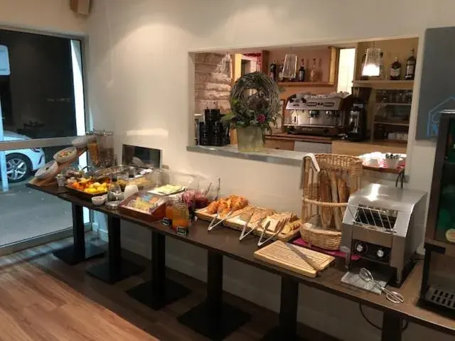 Breakfast in Hôtel Beau Rivage