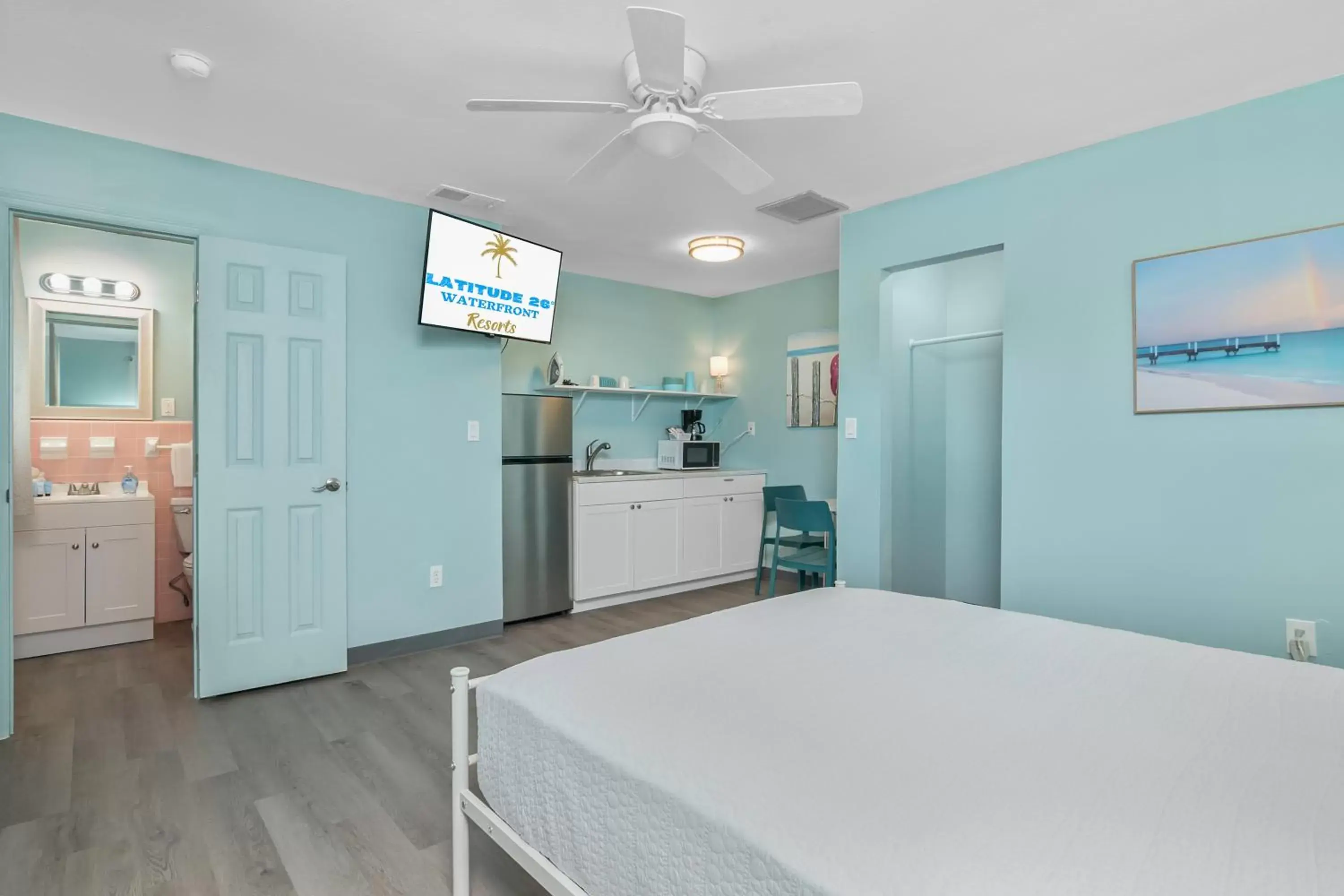 Bed in Latitude 26 Waterfront Boutique Resort - Fort Myers Beach