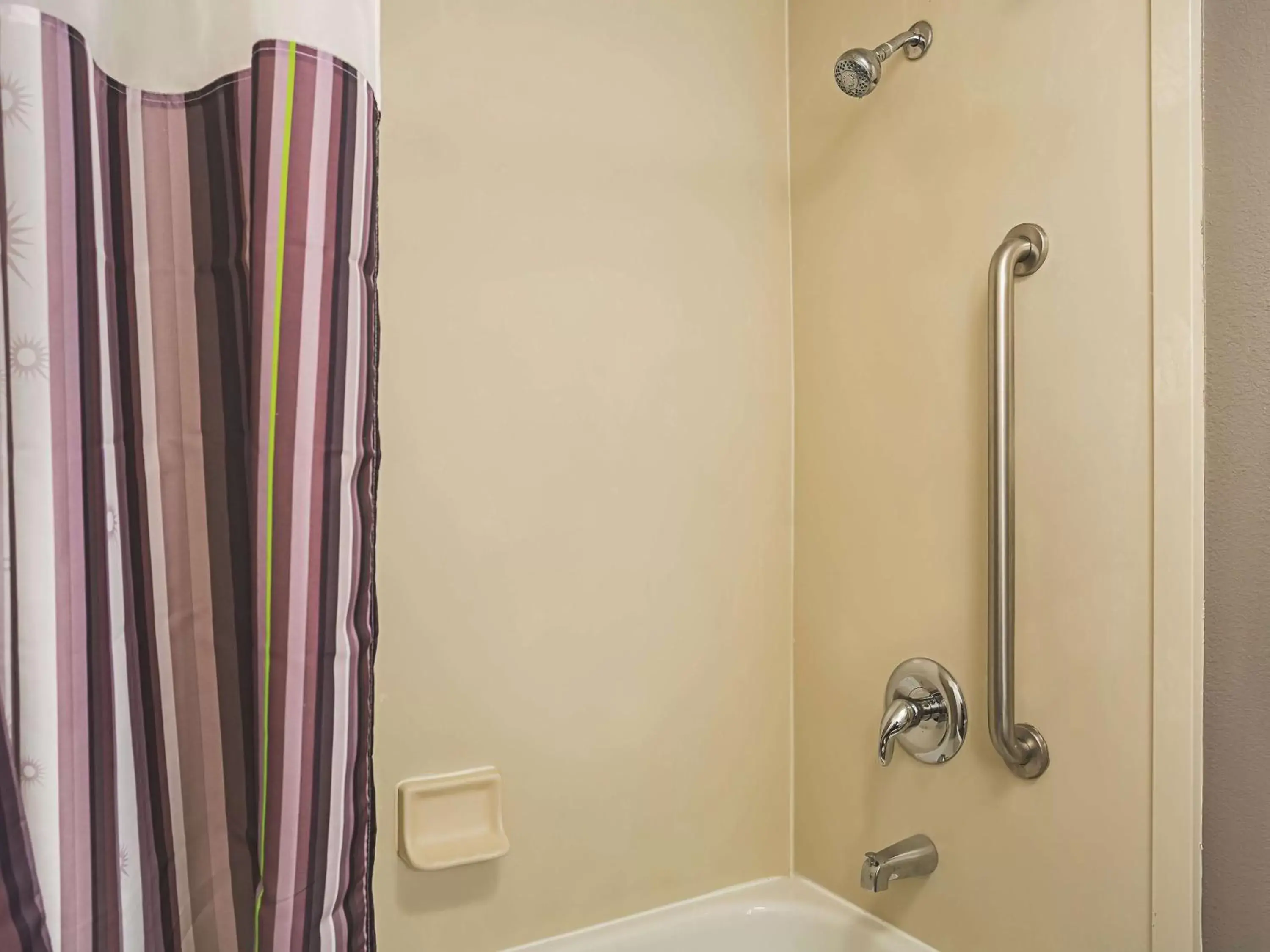 Photo of the whole room, Bathroom in La Quinta by Wyndham Miami Airport East