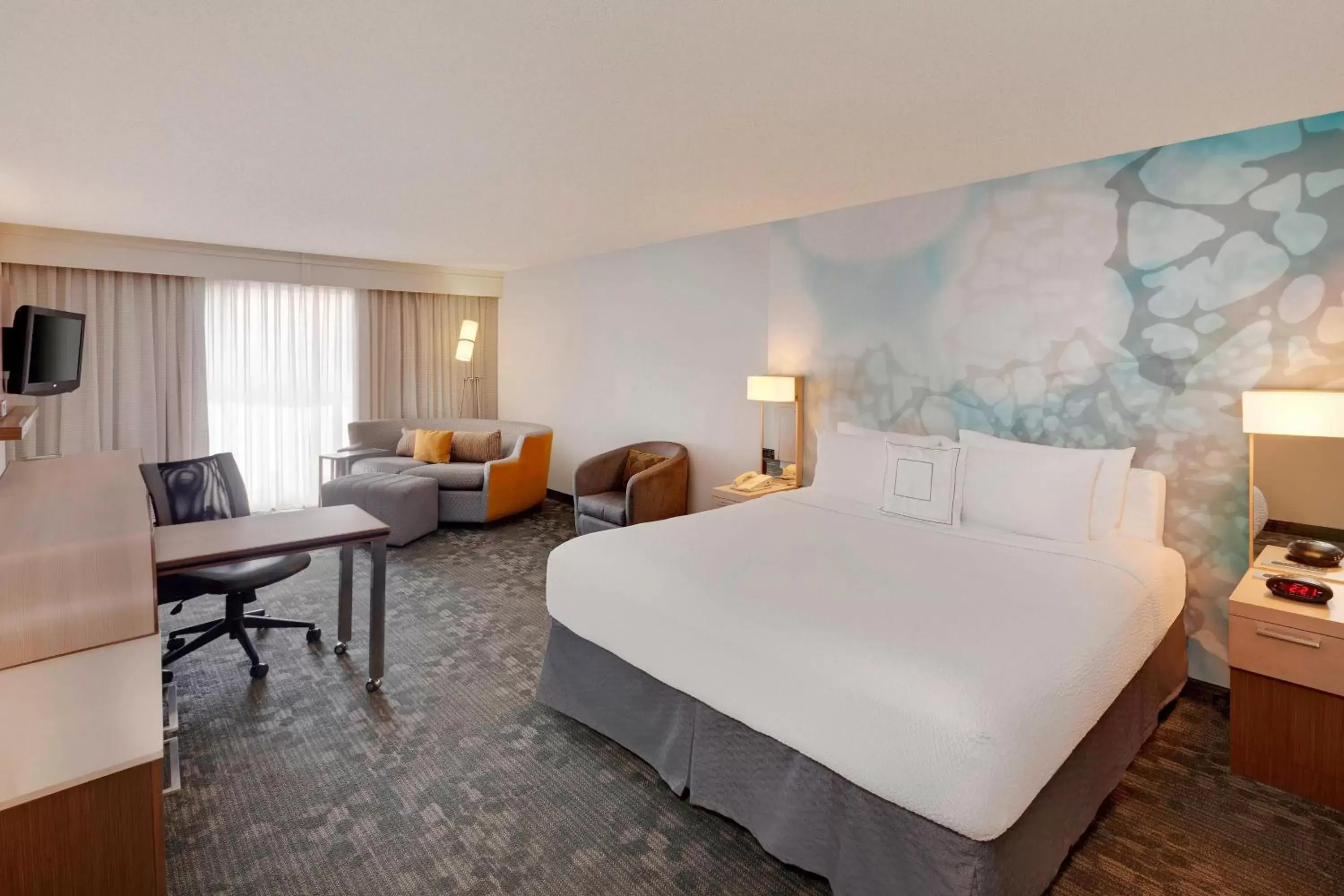 Photo of the whole room, Bed in Courtyard by Marriott San Antonio Airport/North Star Mall