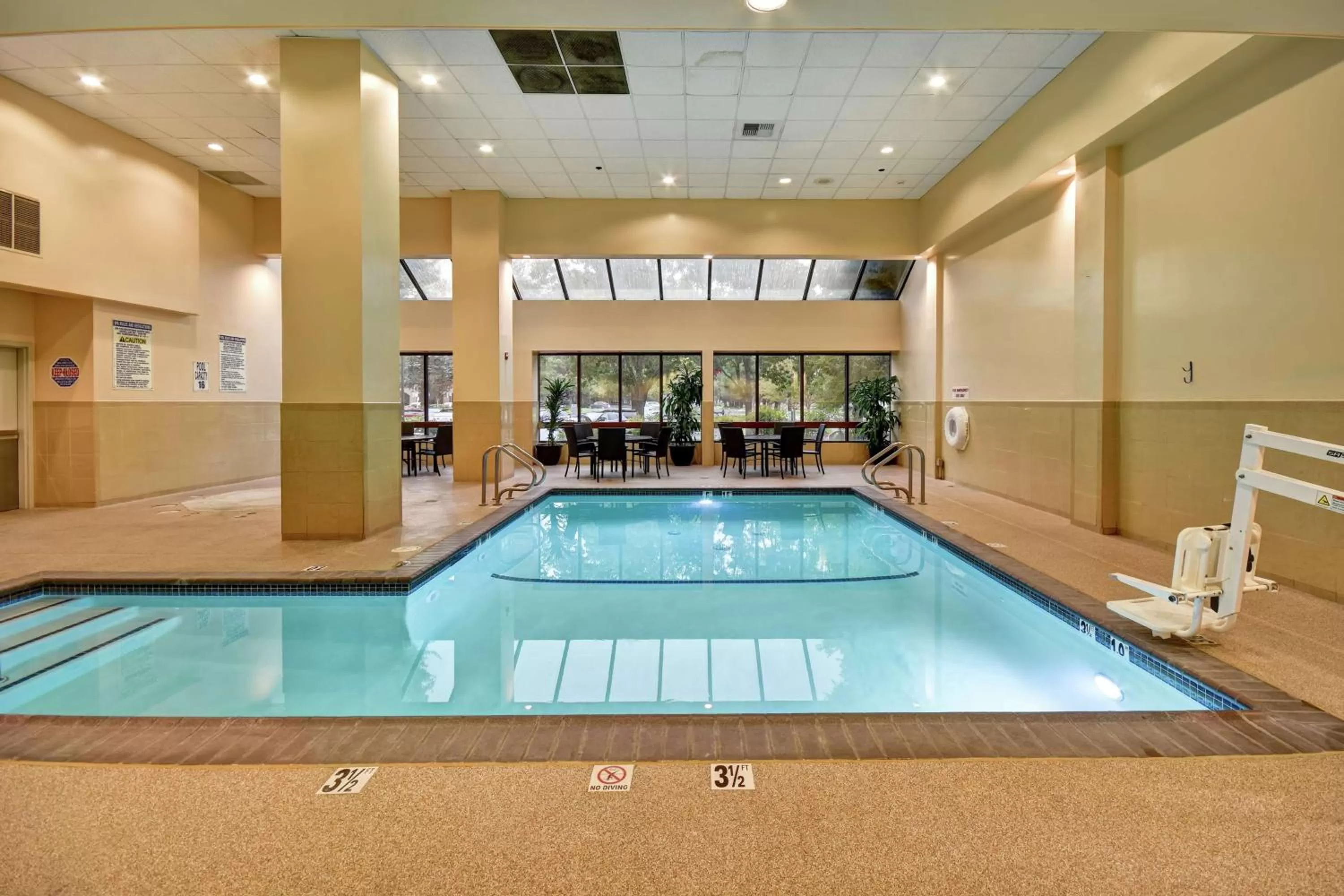 Pool view in Embassy Suites by Hilton Santa Clara Silicon Valley