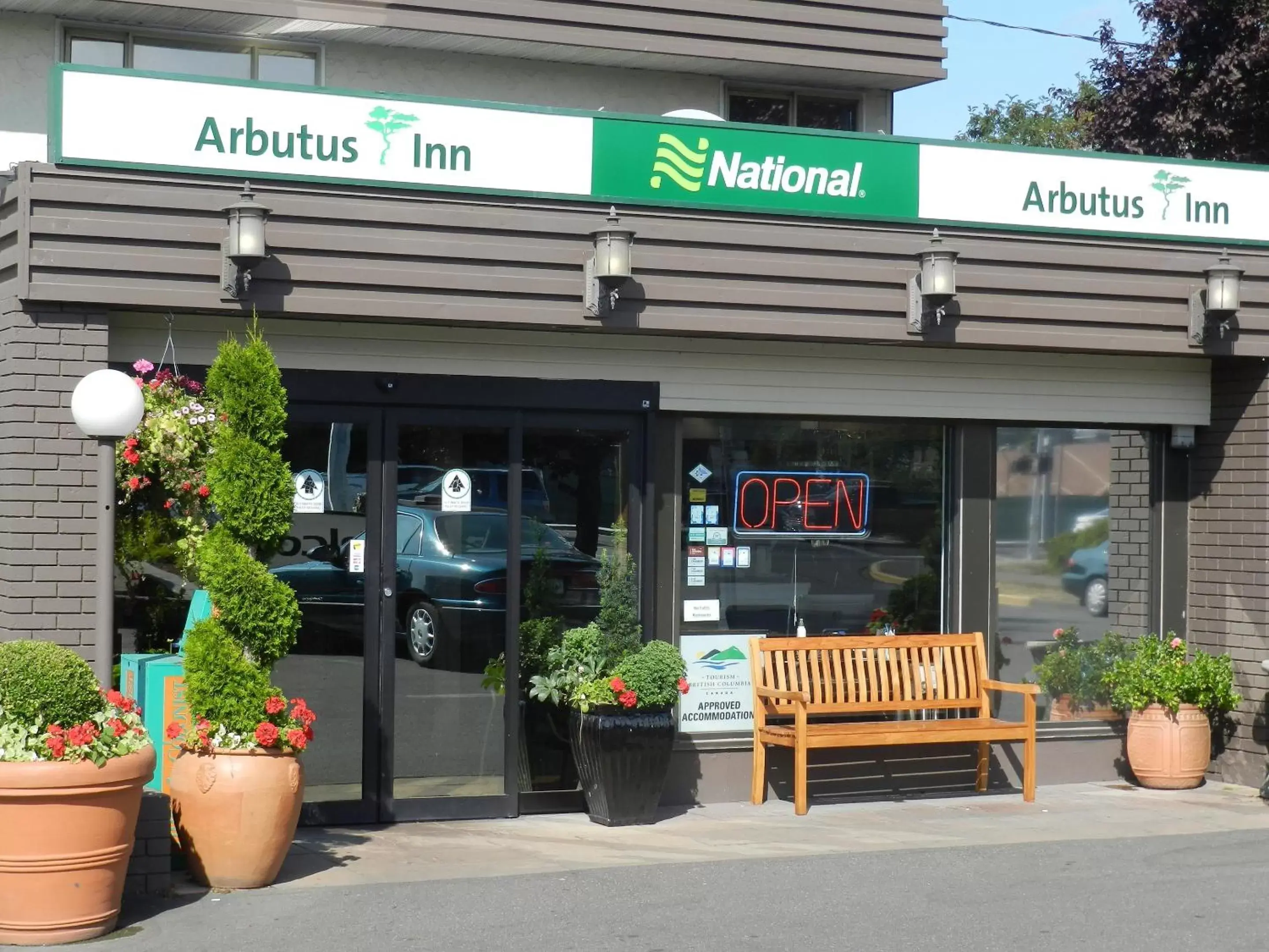 Facade/Entrance in Arbutus Inn