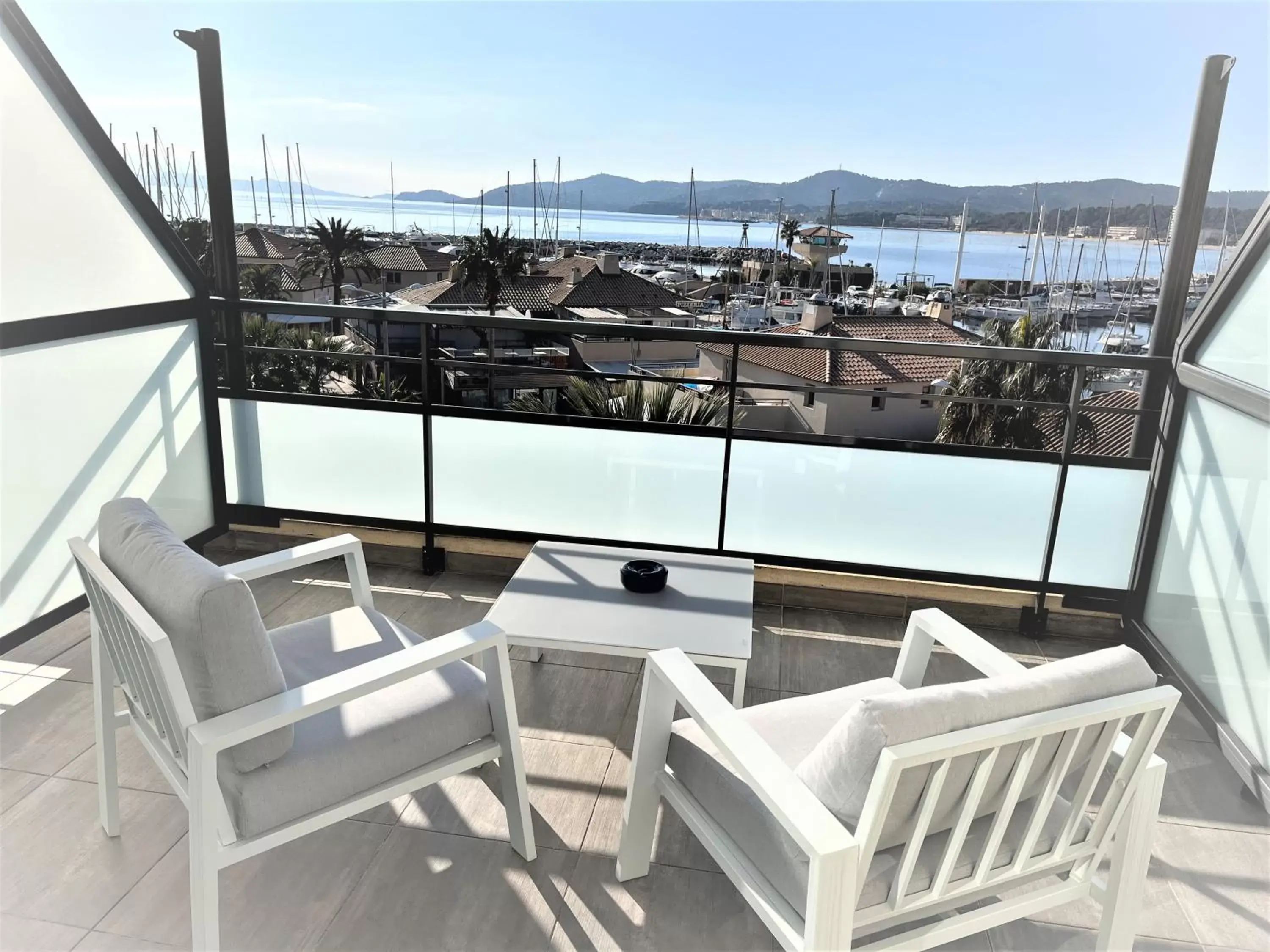 Balcony/Terrace in Hôtel Baptistin