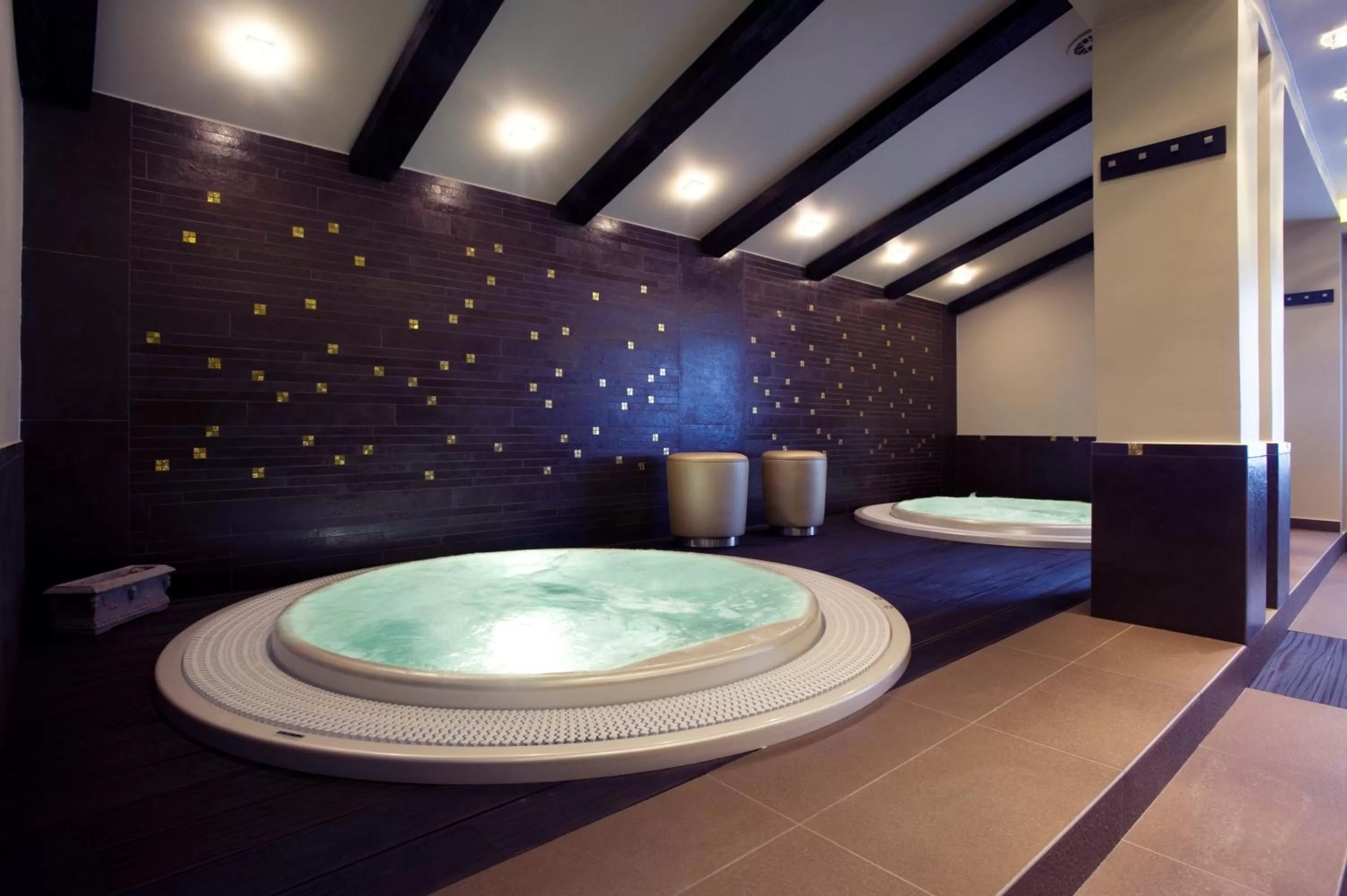 Massage, Bed in Varga Tanya Hotel