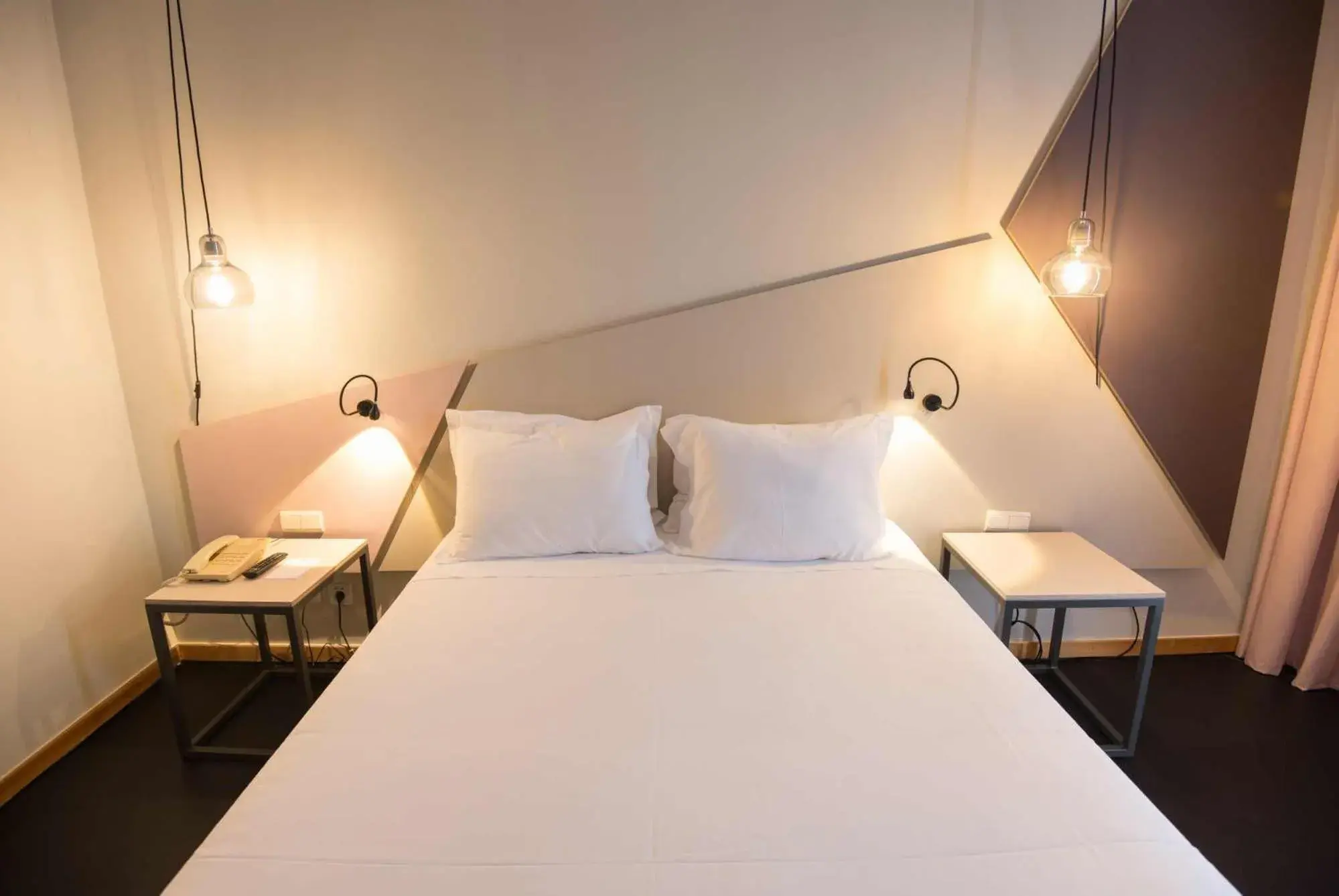 Bedroom, Bed in Azoris Angra Garden – Plaza Hotel