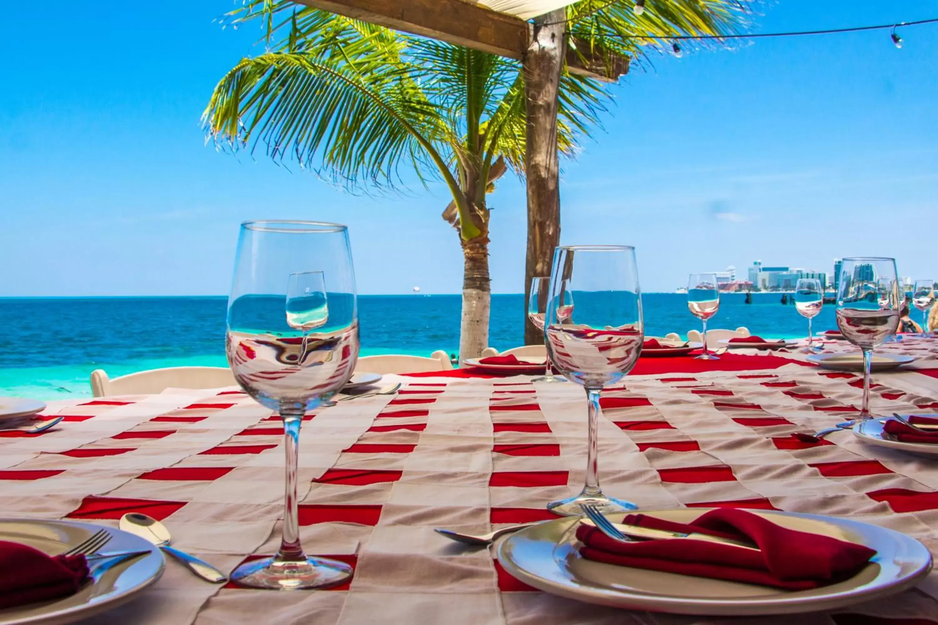 Restaurant/Places to Eat in Hotel Maya Caribe Faranda Cancún