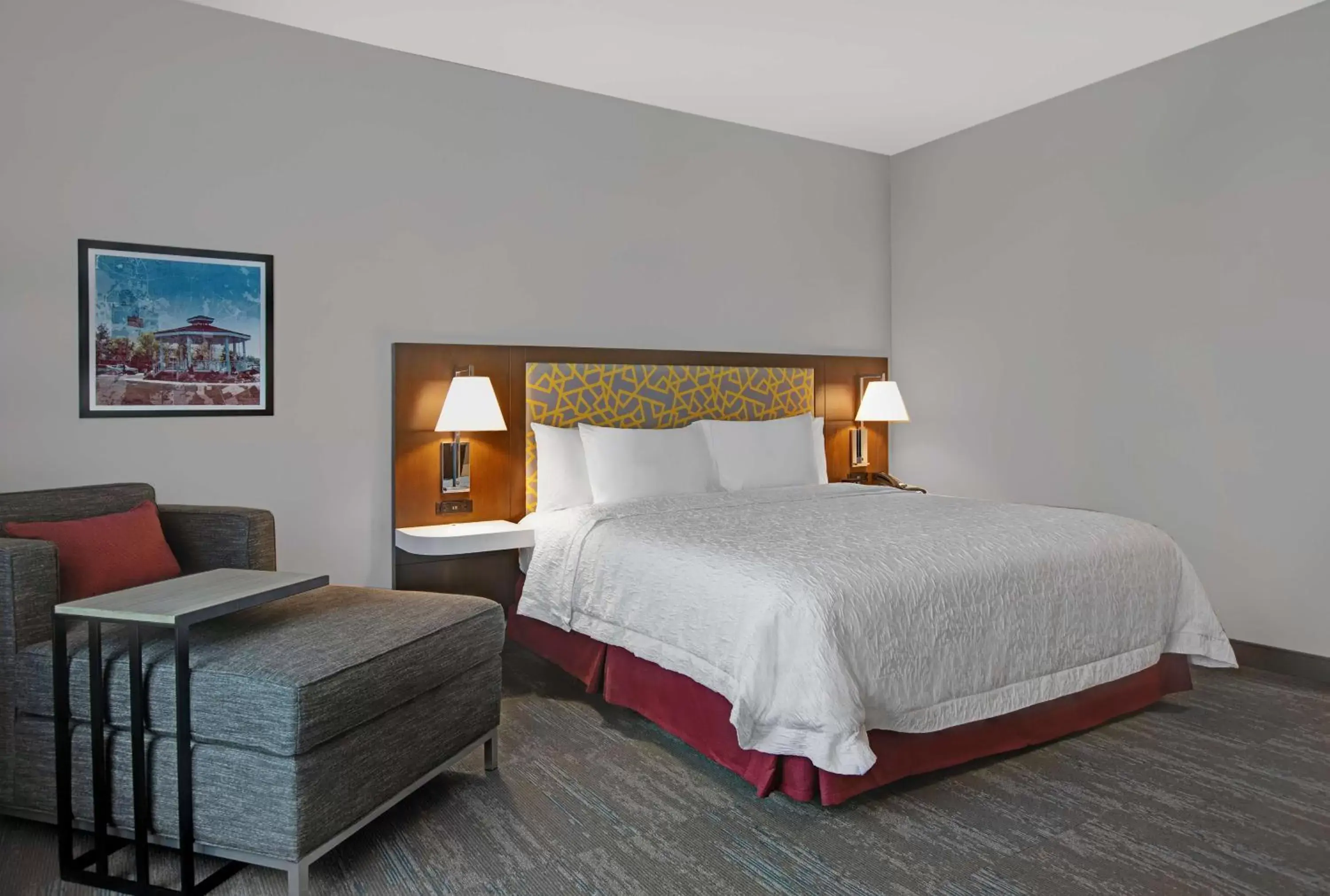 Living room, Bed in Hampton Inn & Suites Farmers Branch Dallas, Tx