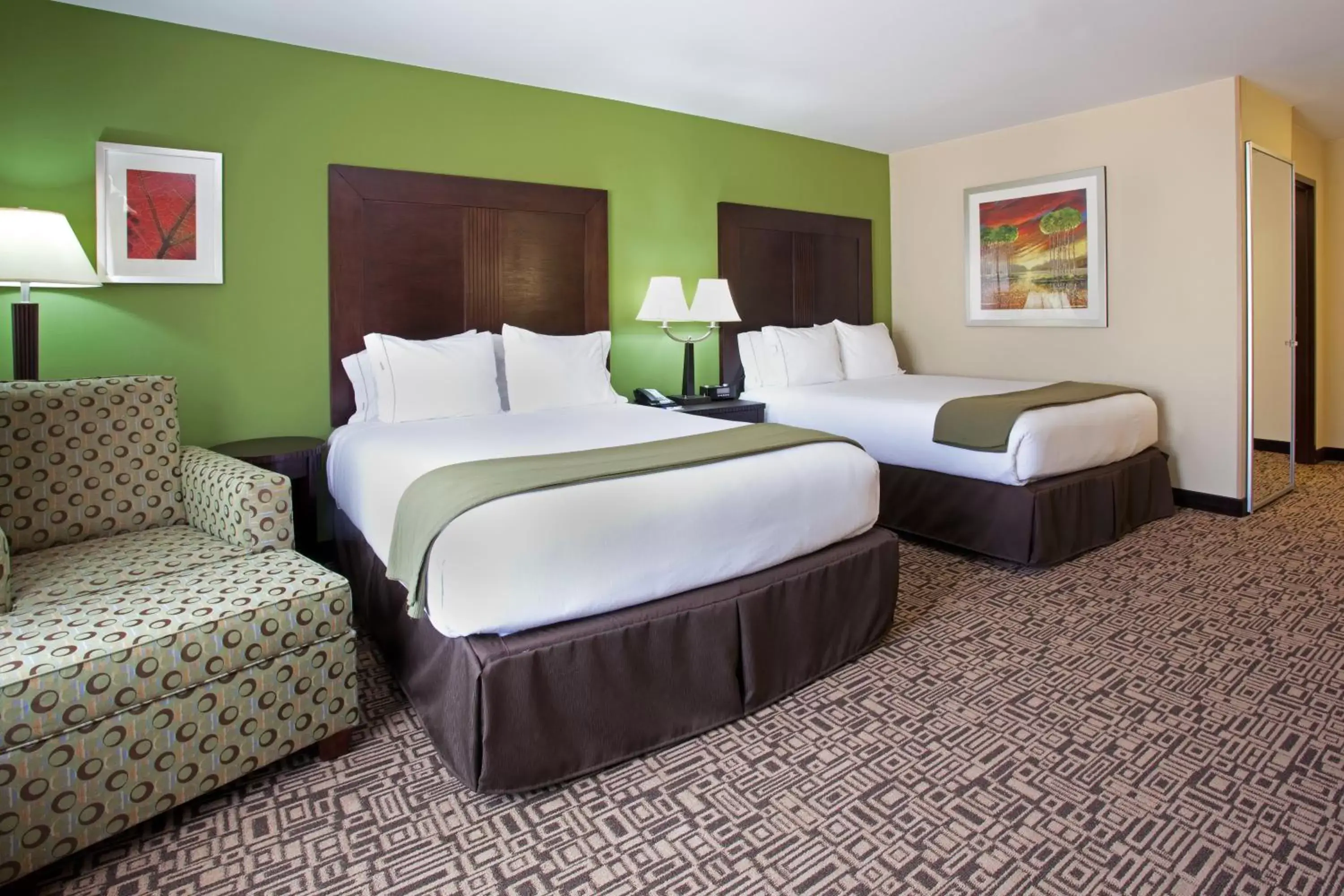 Bed in Holiday Inn Express Richfield, an IHG Hotel