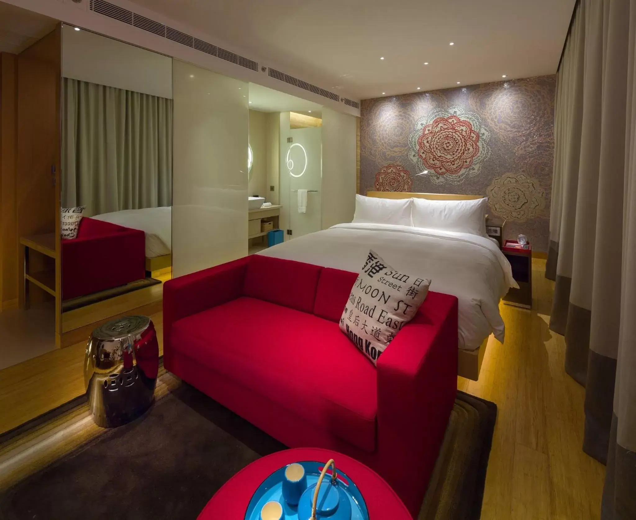 Photo of the whole room in Hotel Indigo Hong Kong Island, an IHG Hotel