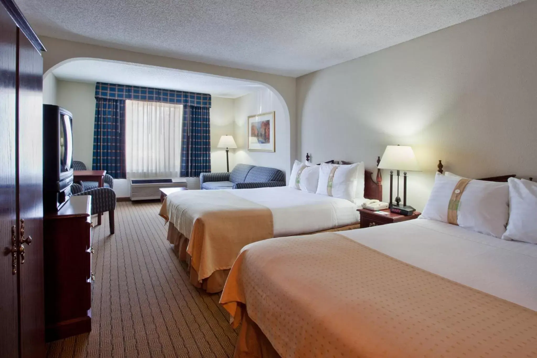 Photo of the whole room, Bed in Holiday Inn Hotel and Suites Peachtree City, an IHG Hotel