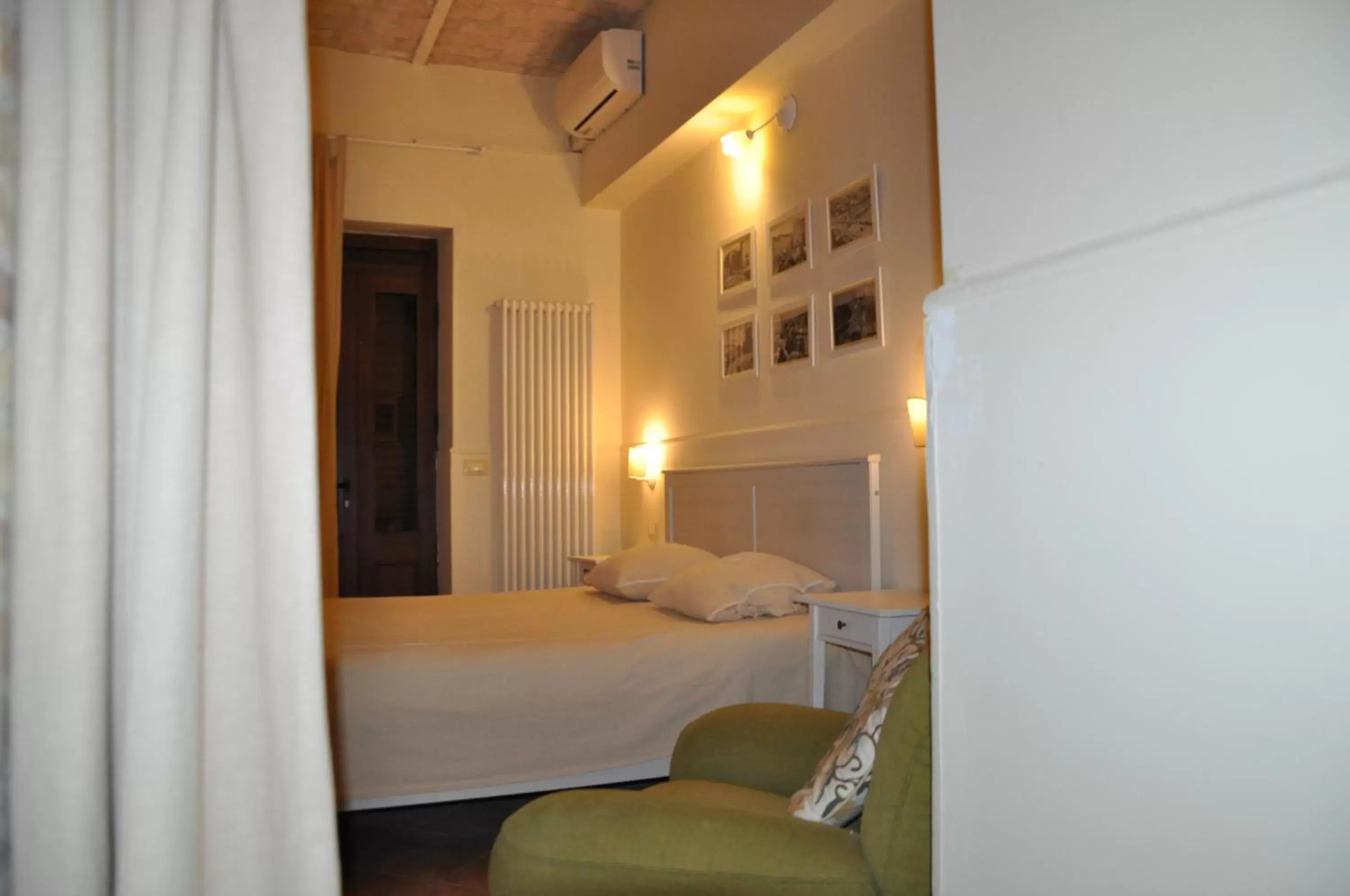 Bed in BED AND BREAKFAST PIAZZA MERCATO
