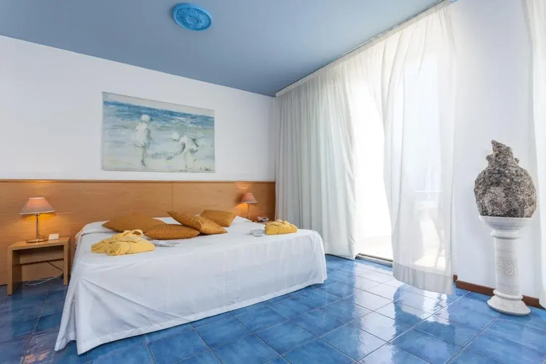 Photo of the whole room, Bed in Hotel Resort Marinella