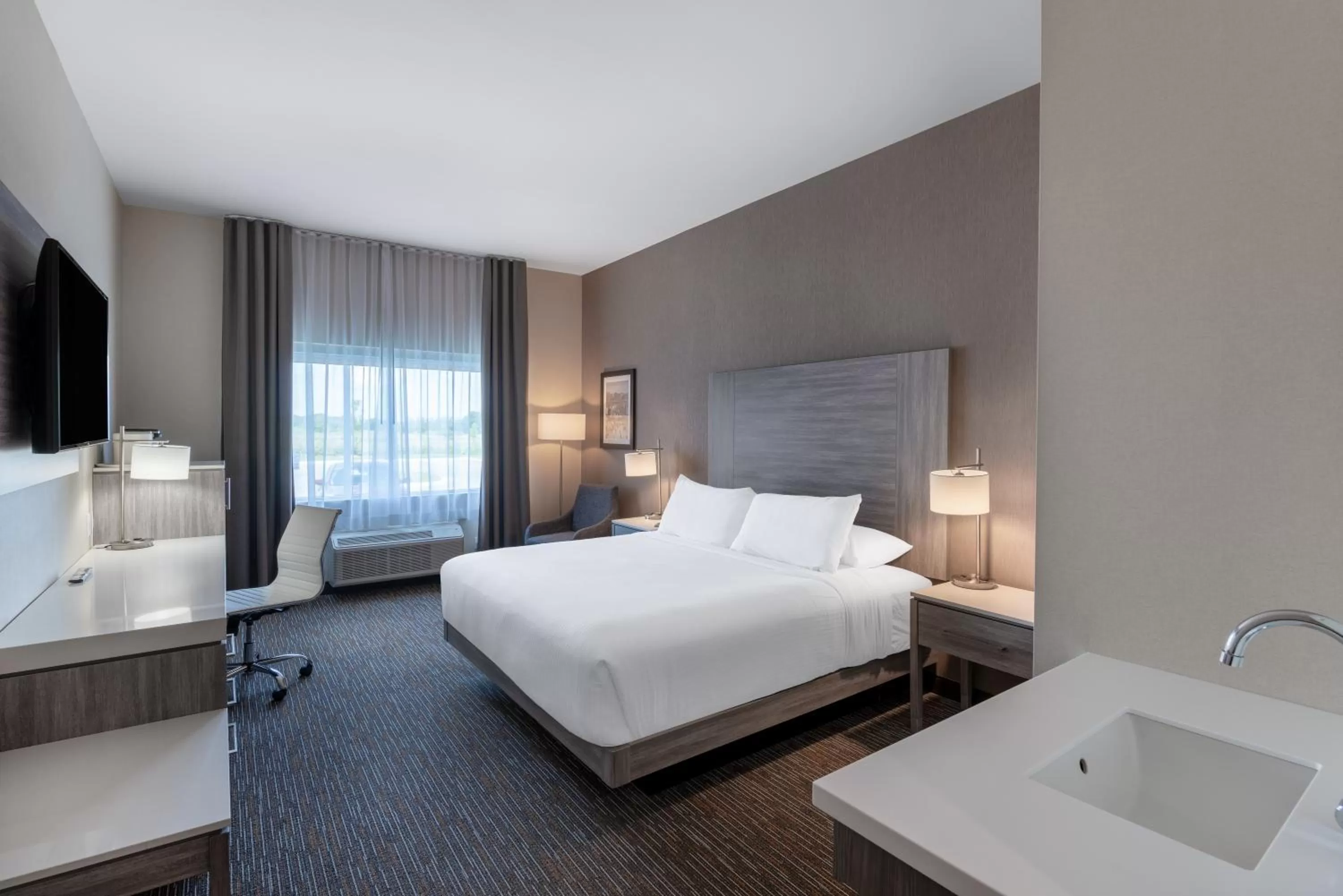 Bed in Wingate by Wyndham Kanata West Ottawa