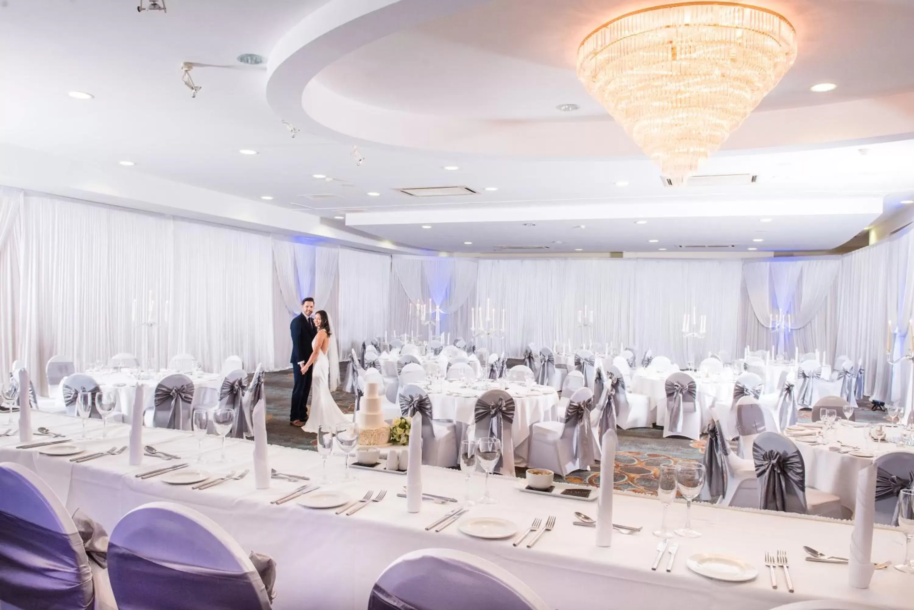 Restaurant/places to eat in La Mon Hotel & Country Club Restaurant/places to eat in La Mon Hotel & Country Club