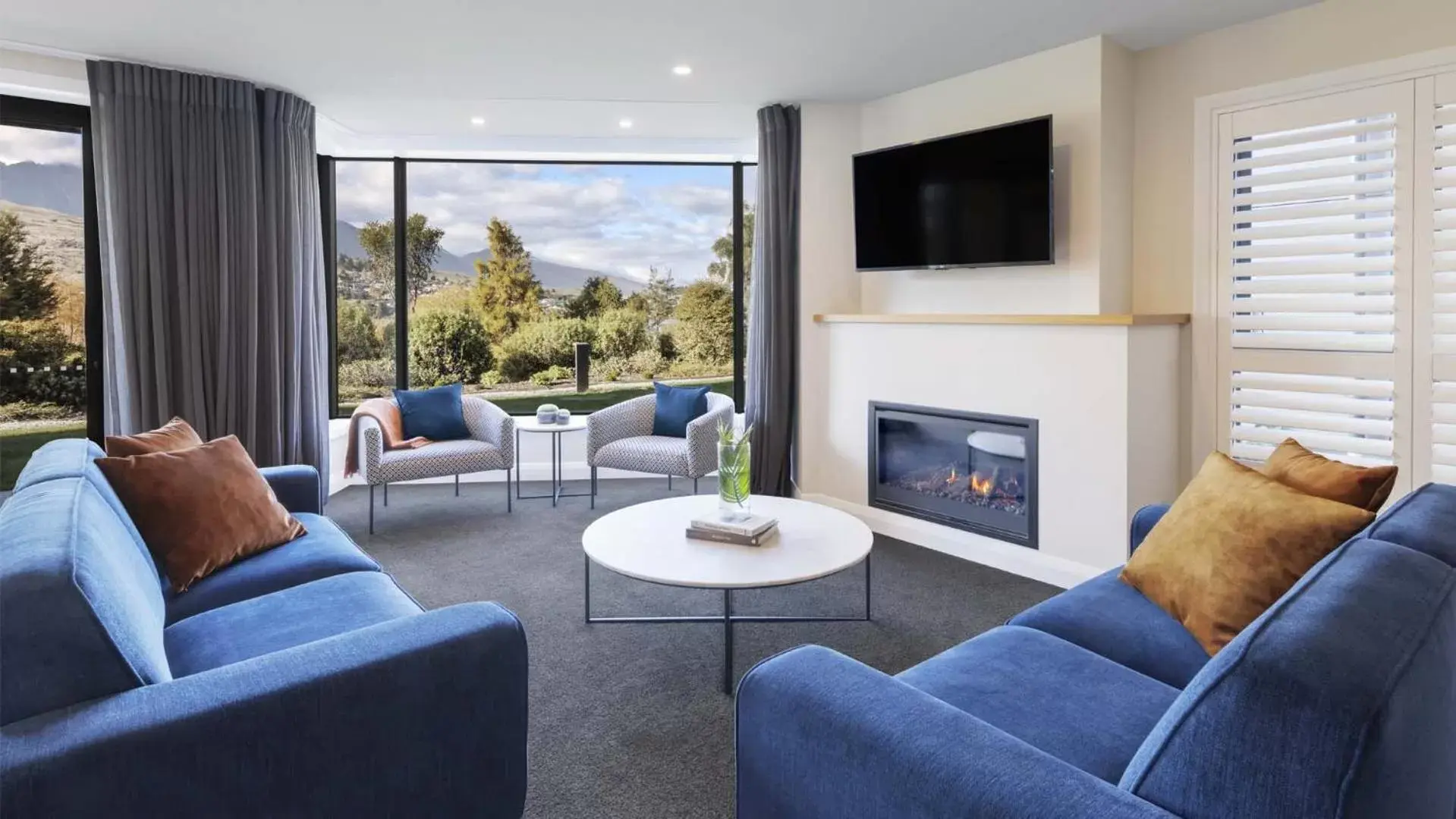 TV and multimedia, Seating Area in Oaks Queenstown Shores Resort