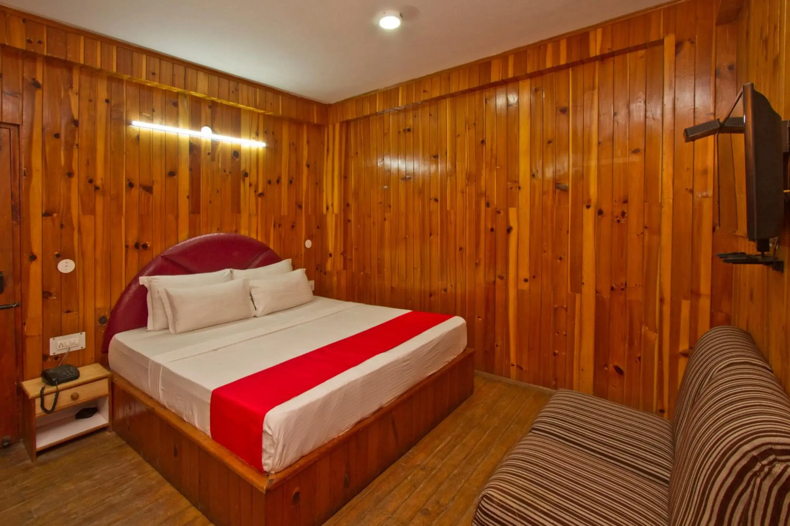 Bedroom, Bed in Sarthak Resorts-Reside in Nature with Best View, 9 kms from Mall Road Manali