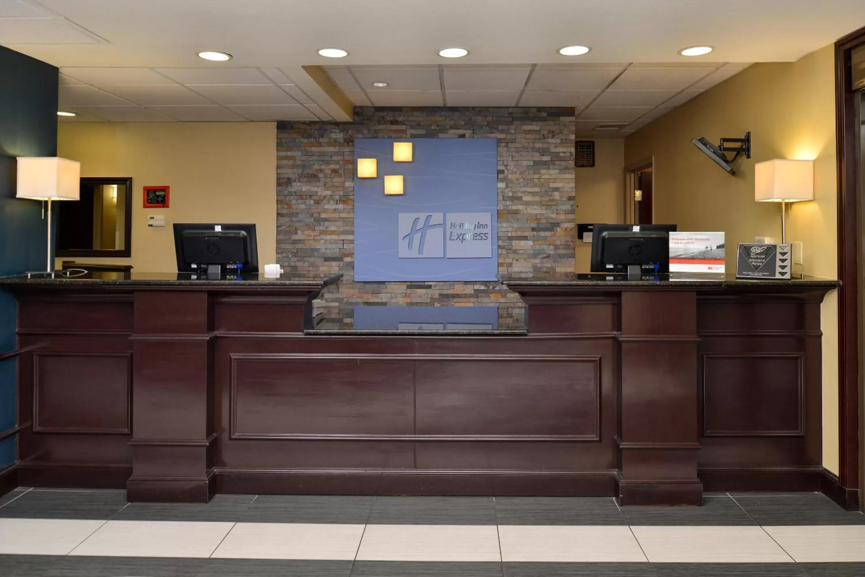 Property building, Lobby/Reception in Holiday Inn Express Hotel & Suites Austin SW - Sunset Valley, an IHG Hotel