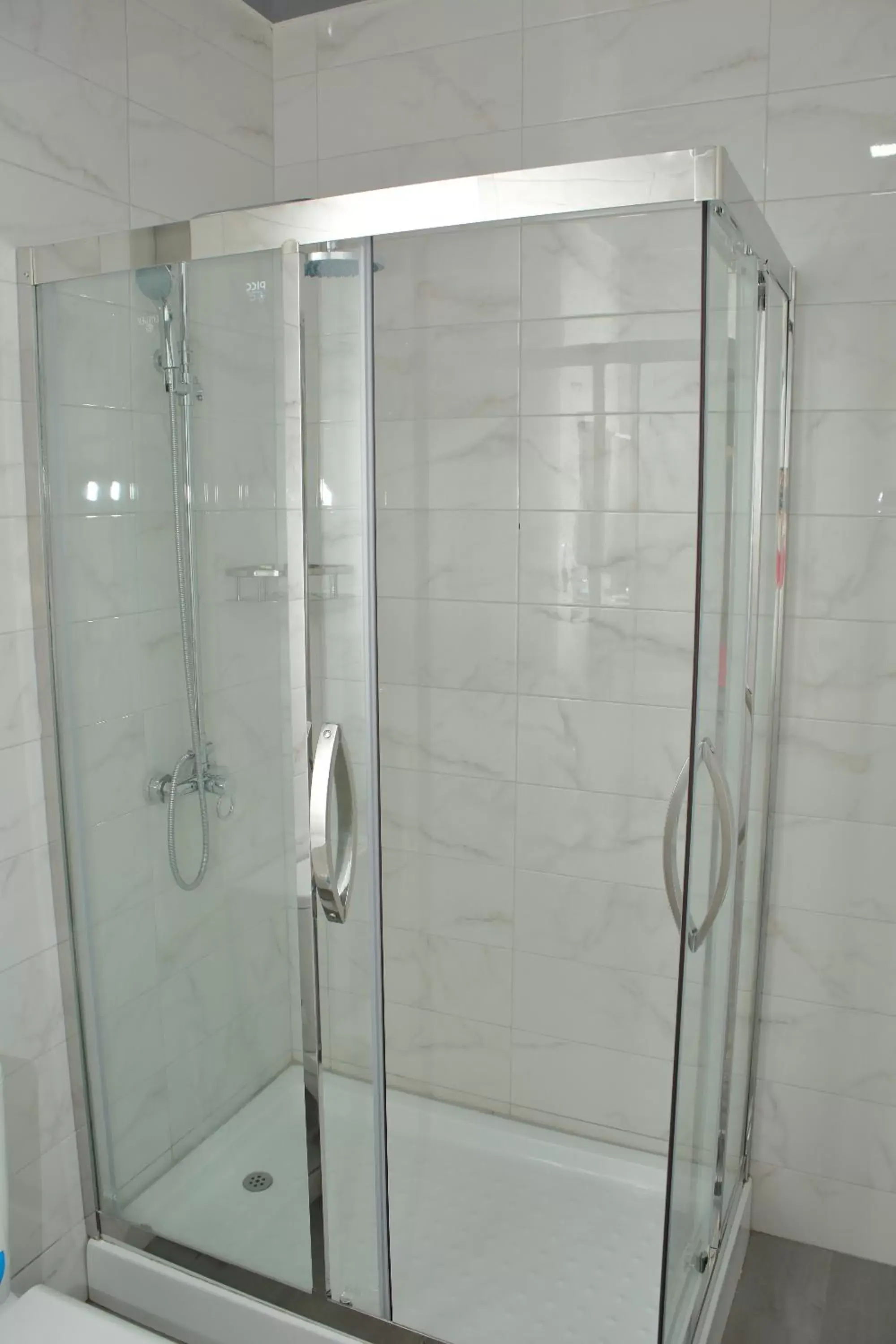 Twin Room with Shower in Golden Hotel Twin Room with Shower in Golden Hotel