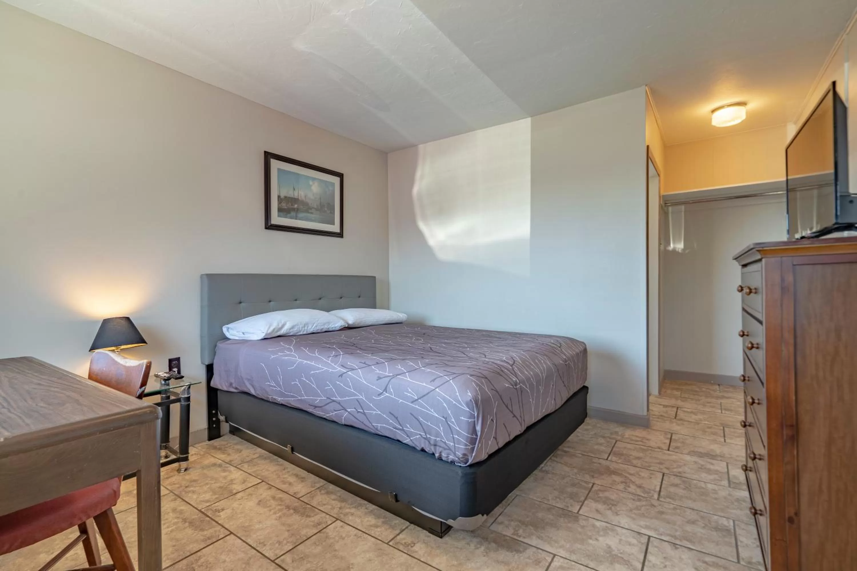 Bedroom, Bed in Novastar Motel On The Lake