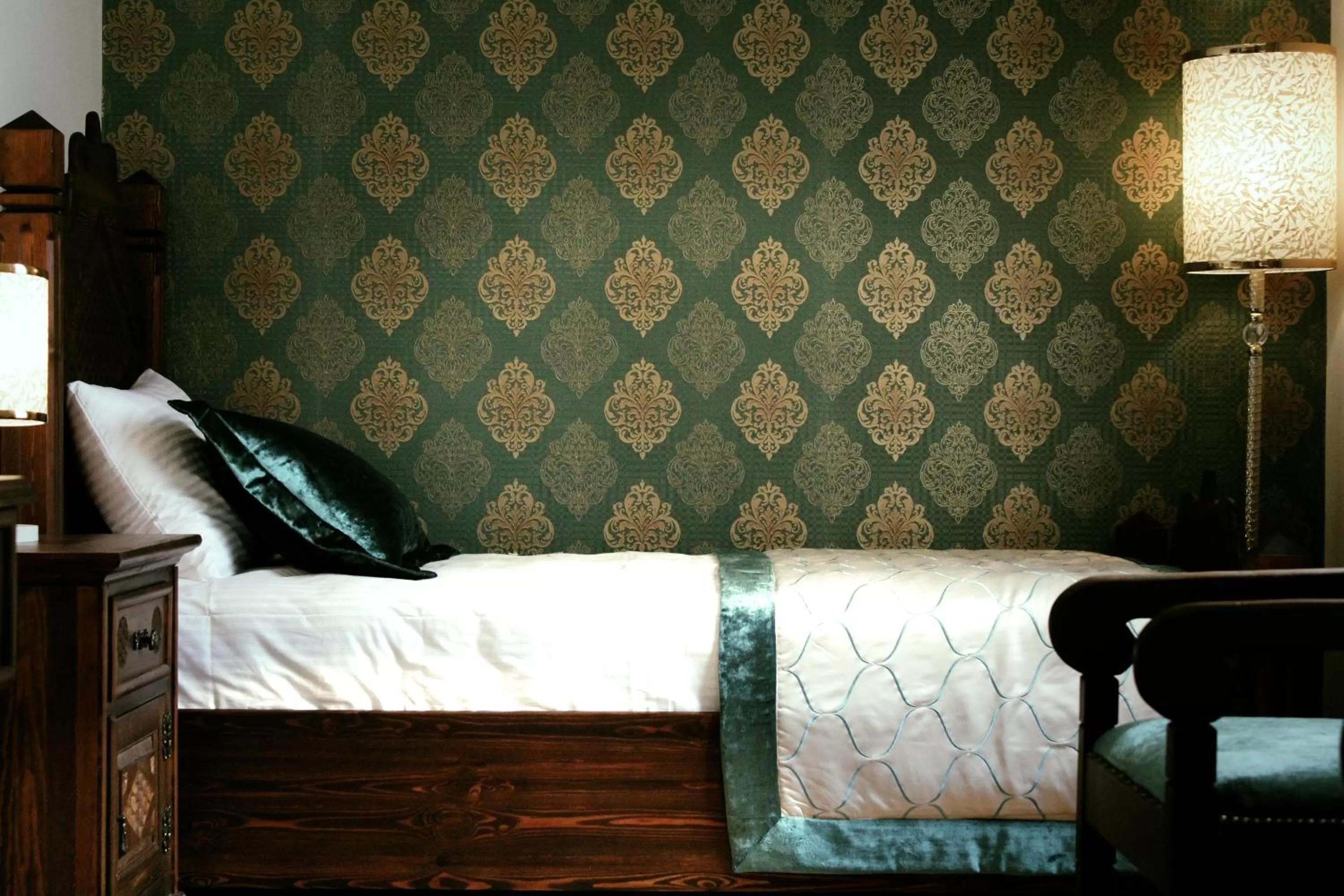 Basic Twin Room - single occupancy in İsa Begov Hamam Hotel