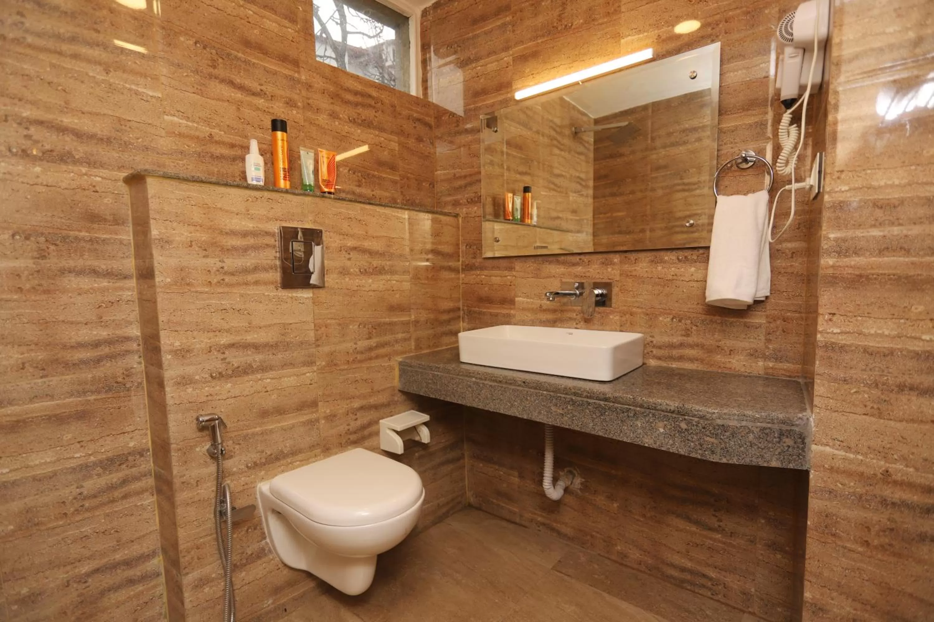 Bathroom in Hotel Smugglers Mountain View - central heated & air Cooled