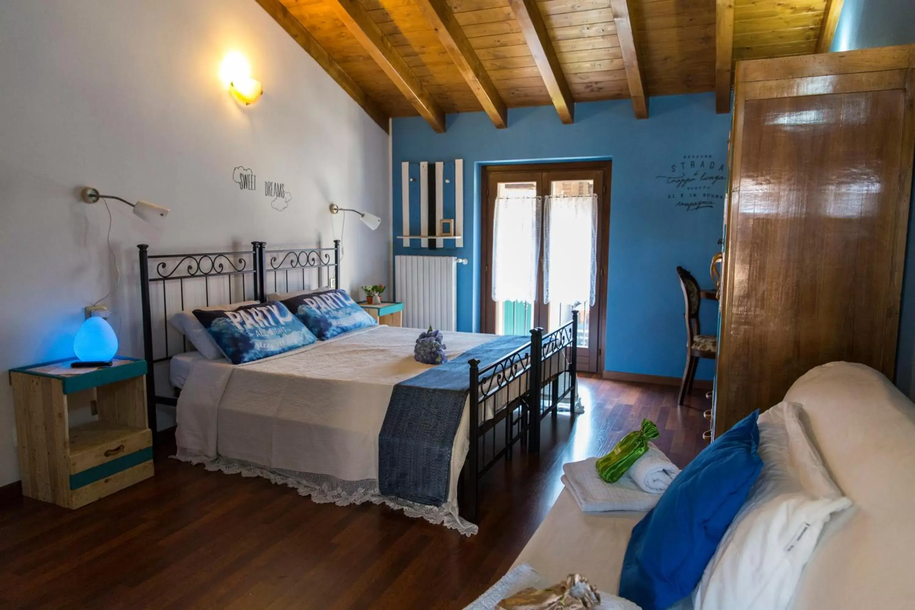 Quadruple Room with Private Bathroom - single occupancy in B&B Amici del Colle Quadruple Room with Private Bathroom - single occupancy in B&B Amici del Colle