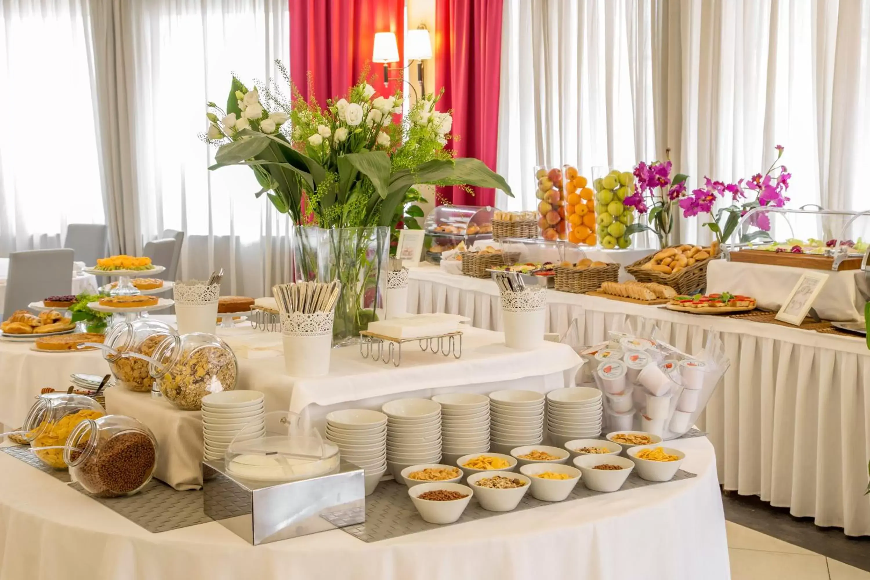 Food, Banquet Facilities in Hotel Cristoforo Colombo